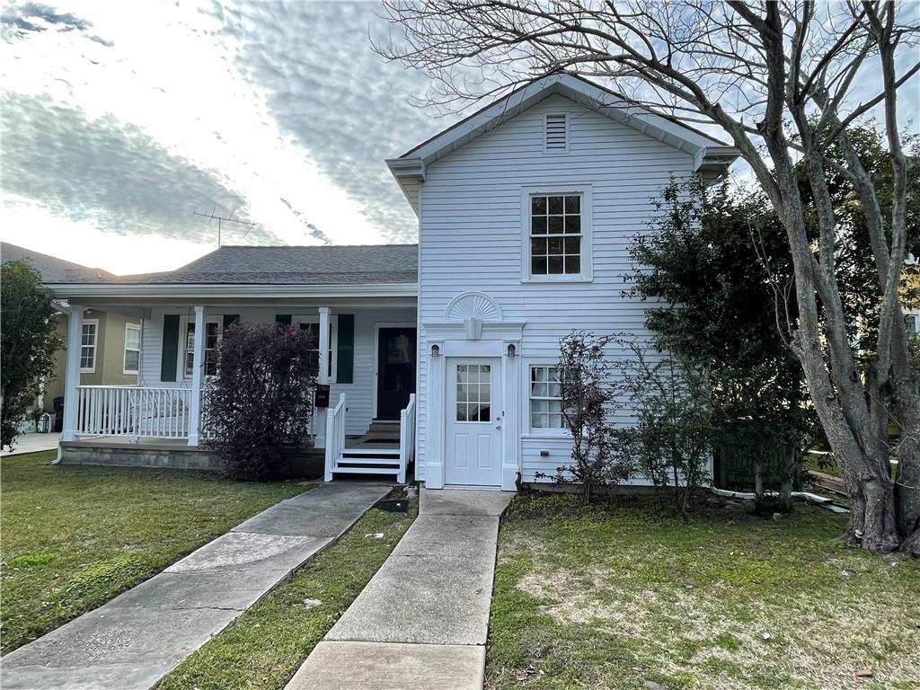 5844 LOUIS XIV Street
