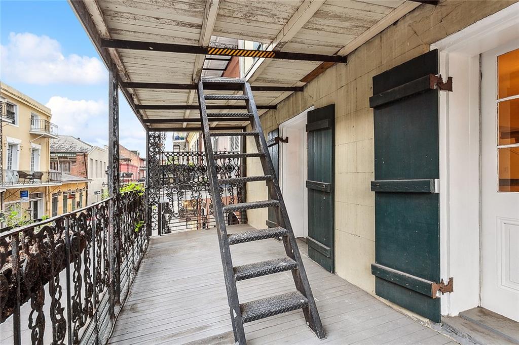 523 ST PHILIP Street 2