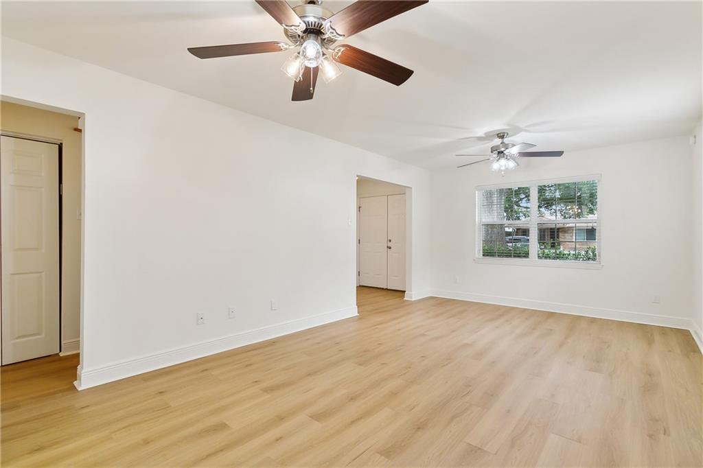 233 W KENILWORTH Street
