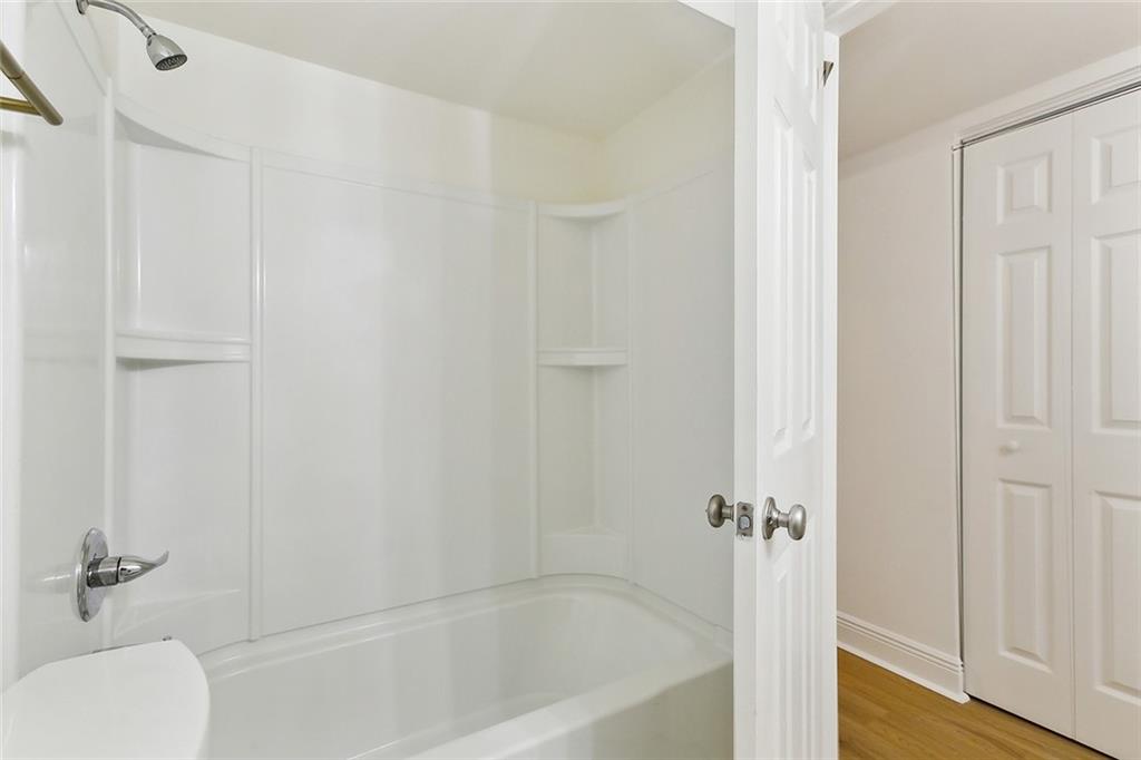 233 W KENILWORTH Street