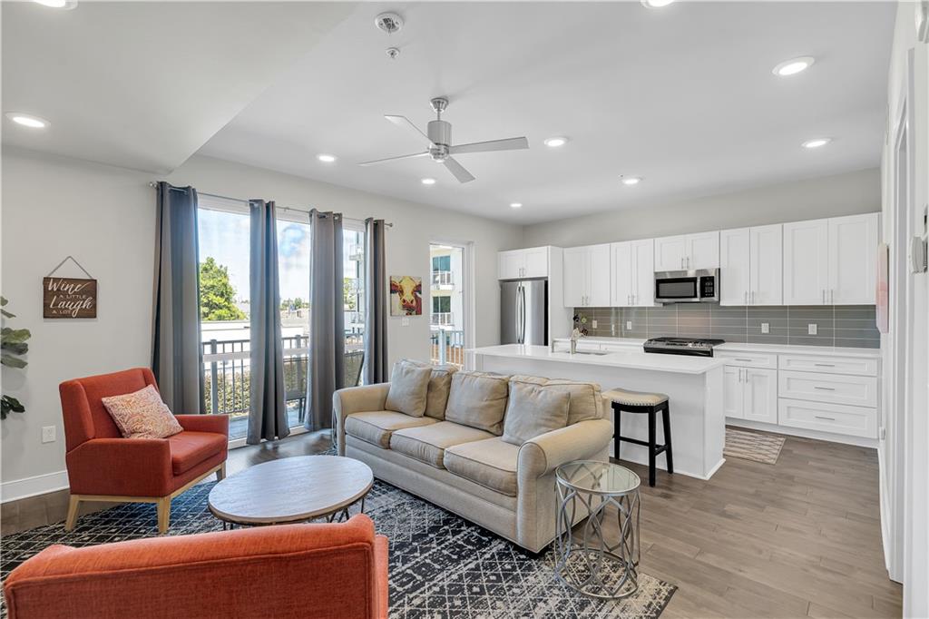 900 BARTHOLOMEW Street 320