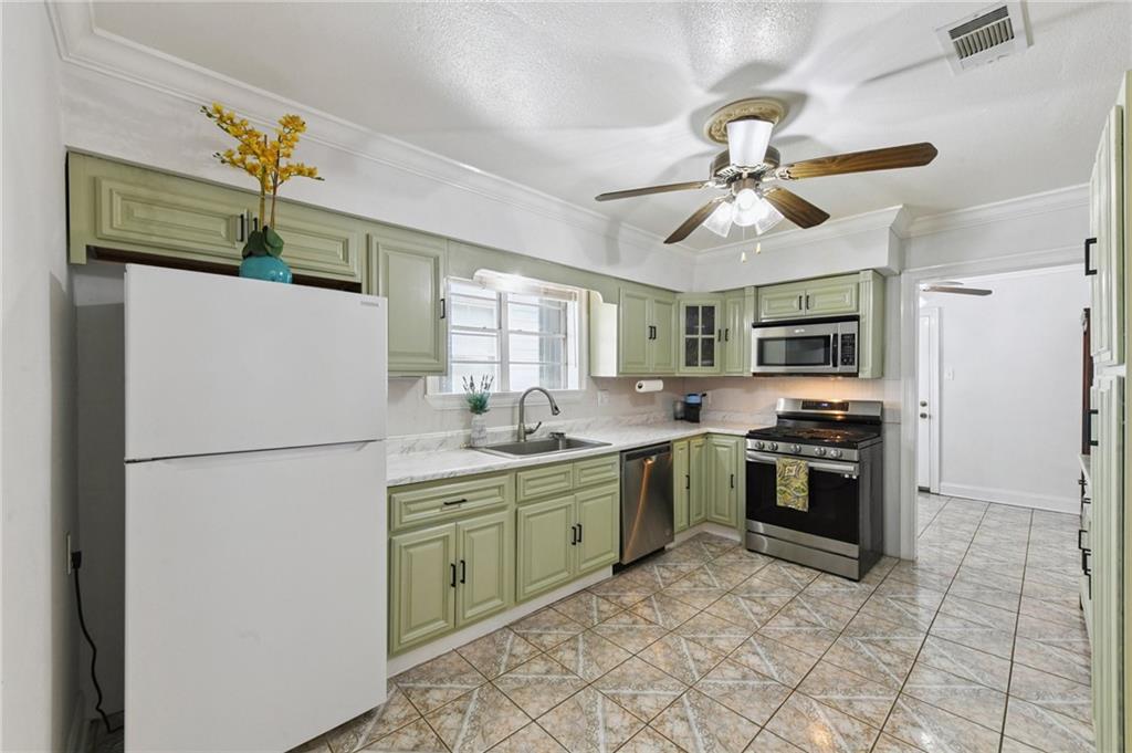 8911 EDINBURGH Drive