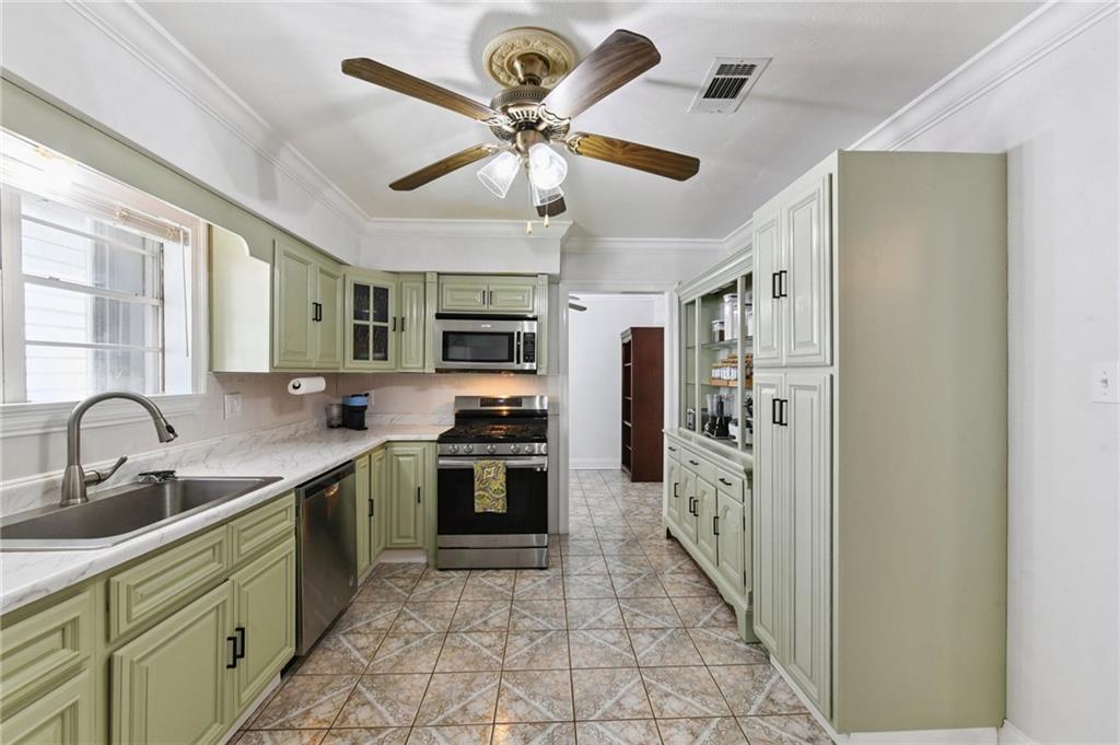 8911 EDINBURGH Drive