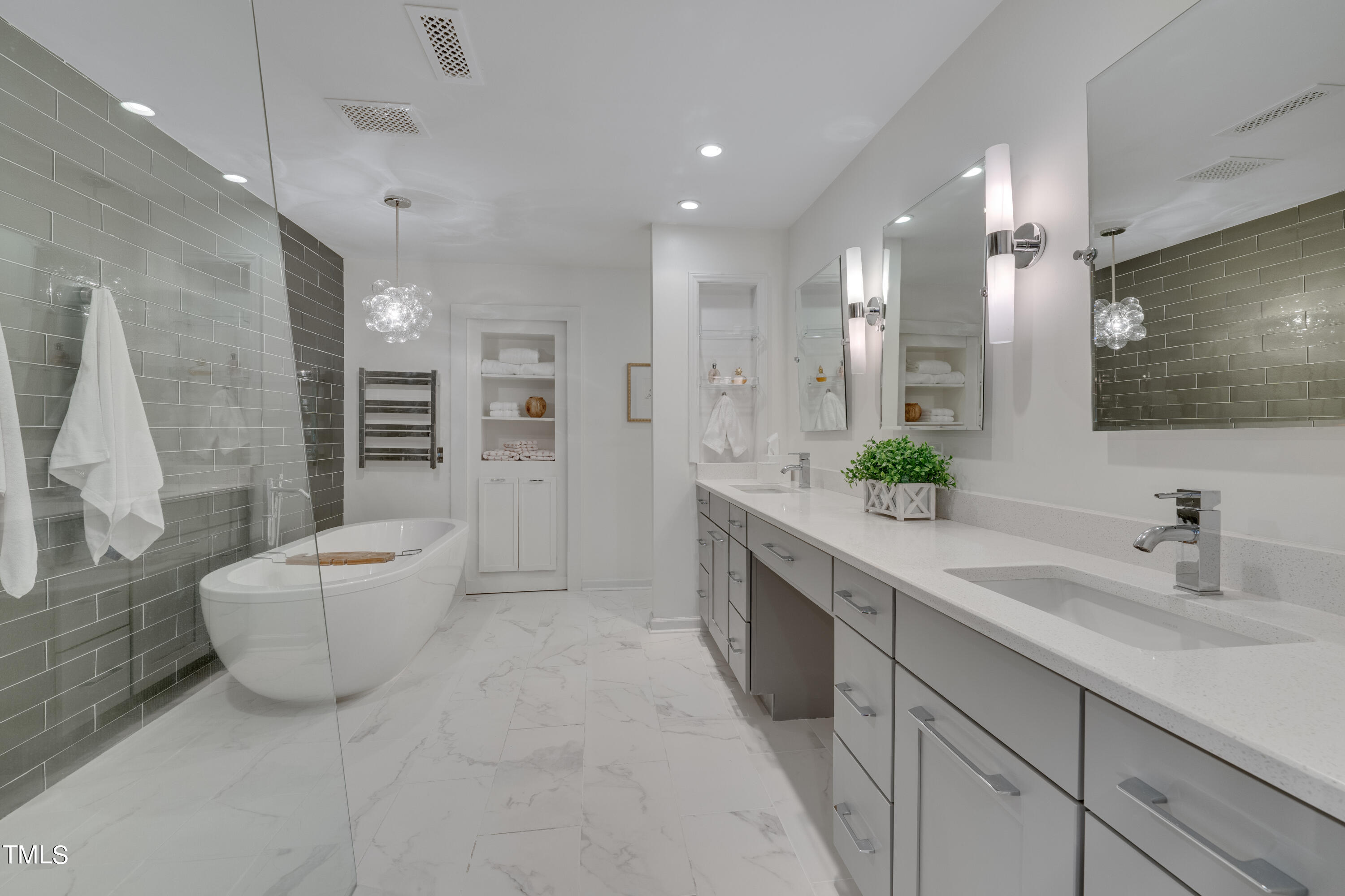 904 Plateau Lane