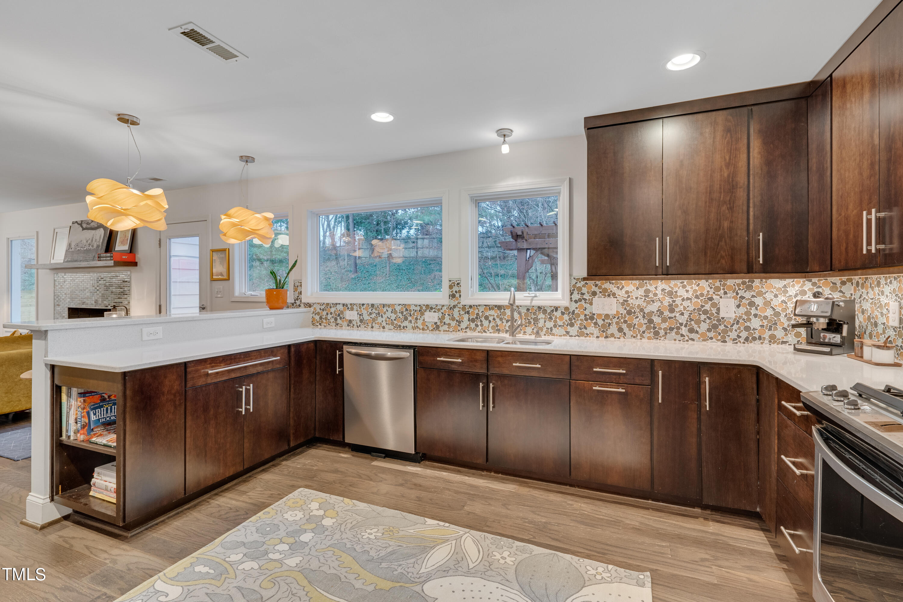 904 Plateau Lane
