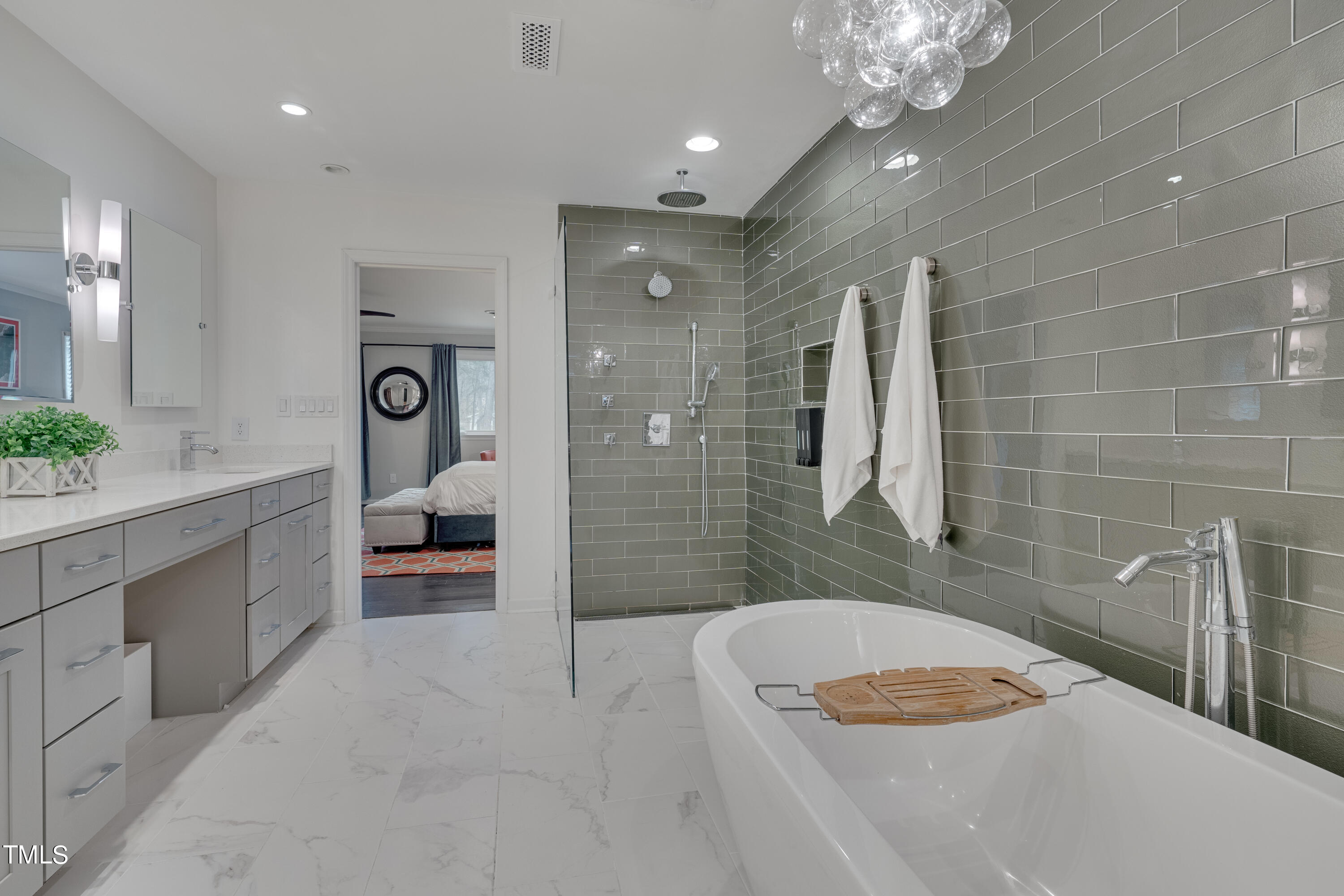 904 Plateau Lane