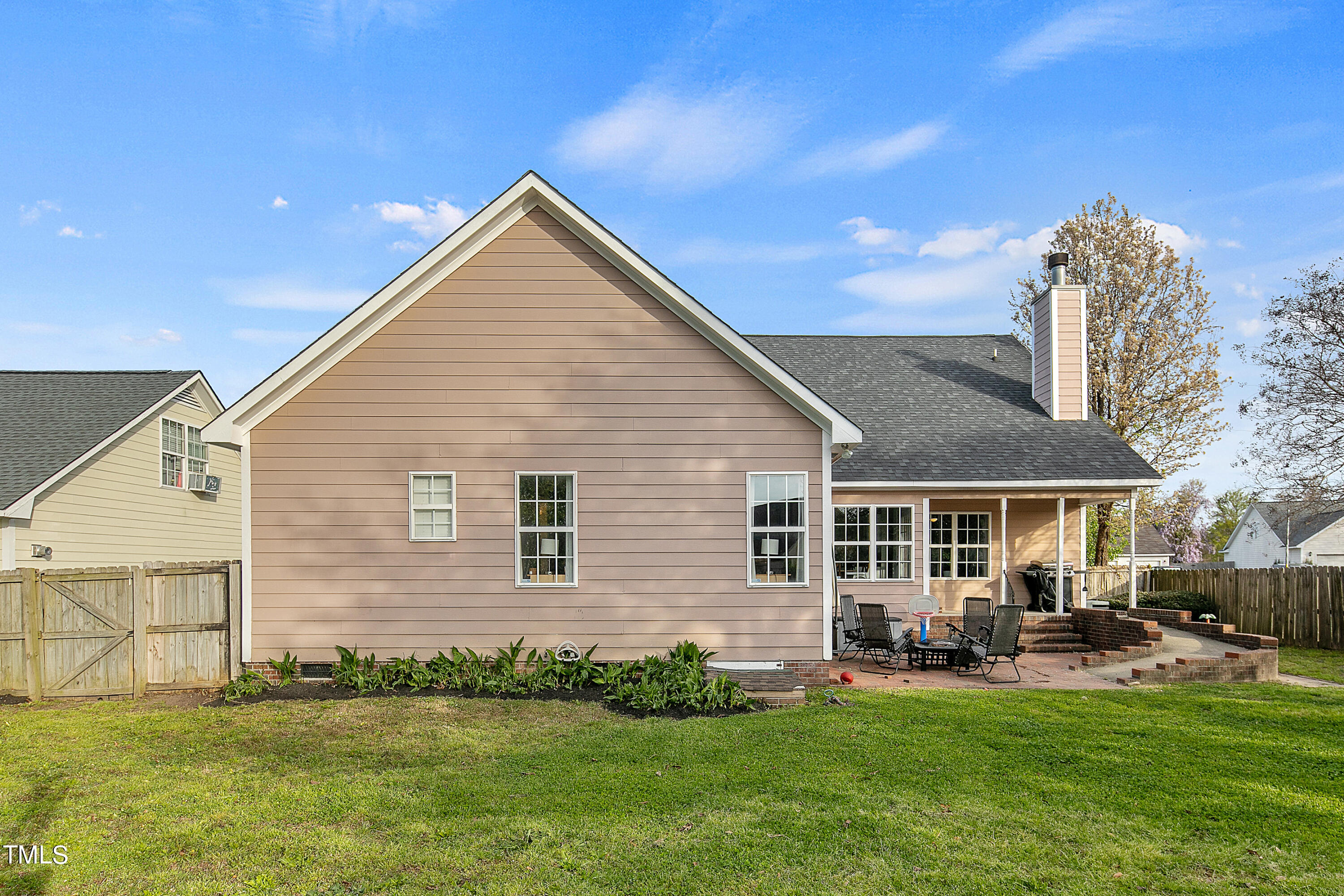 5525 Walking Trail Way