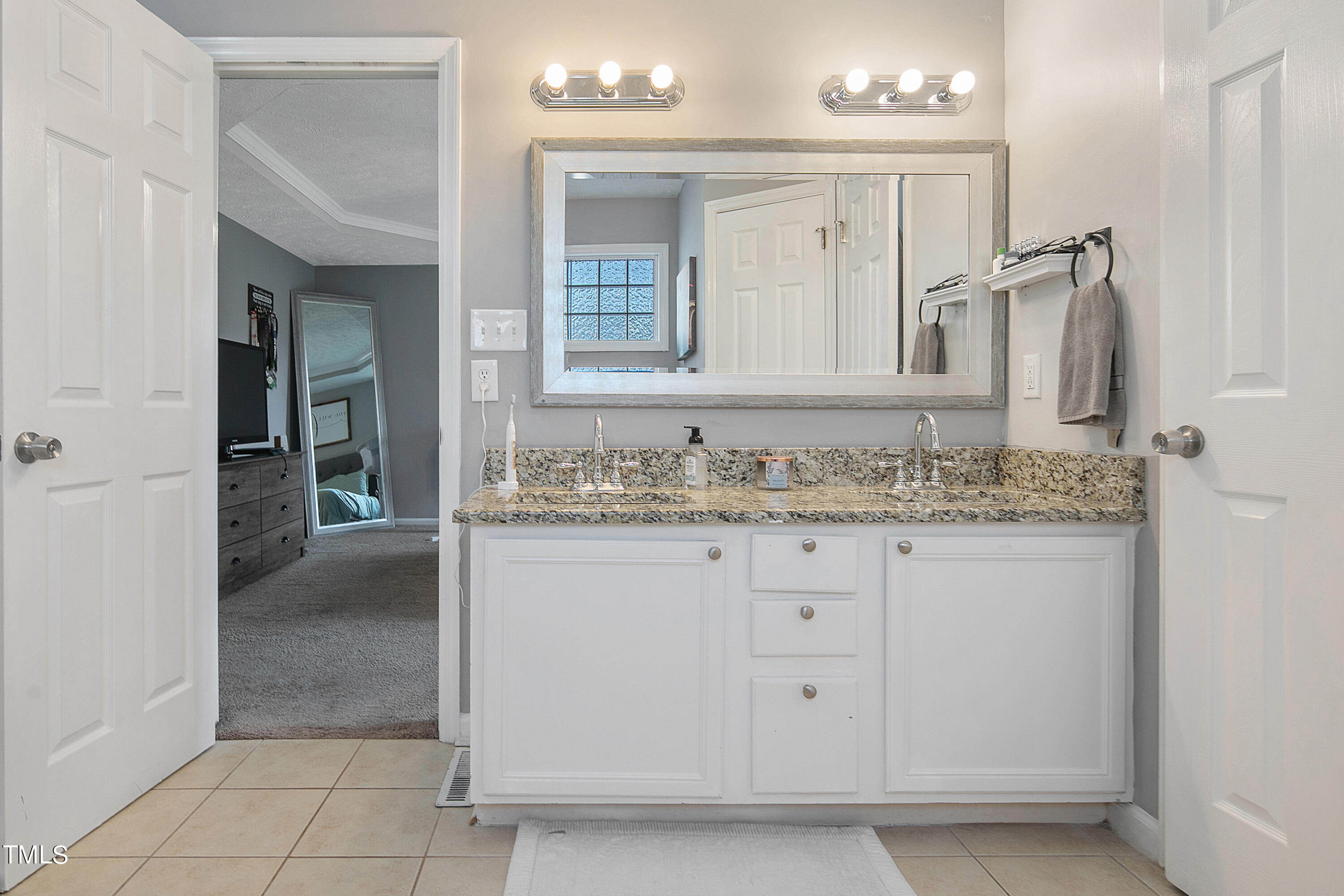 5525 Walking Trail Way