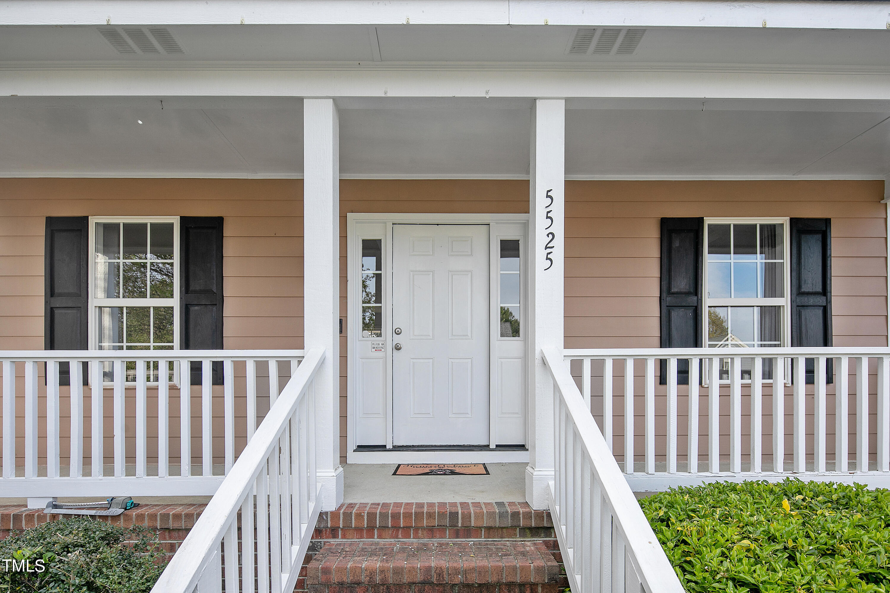 5525 Walking Trail Way