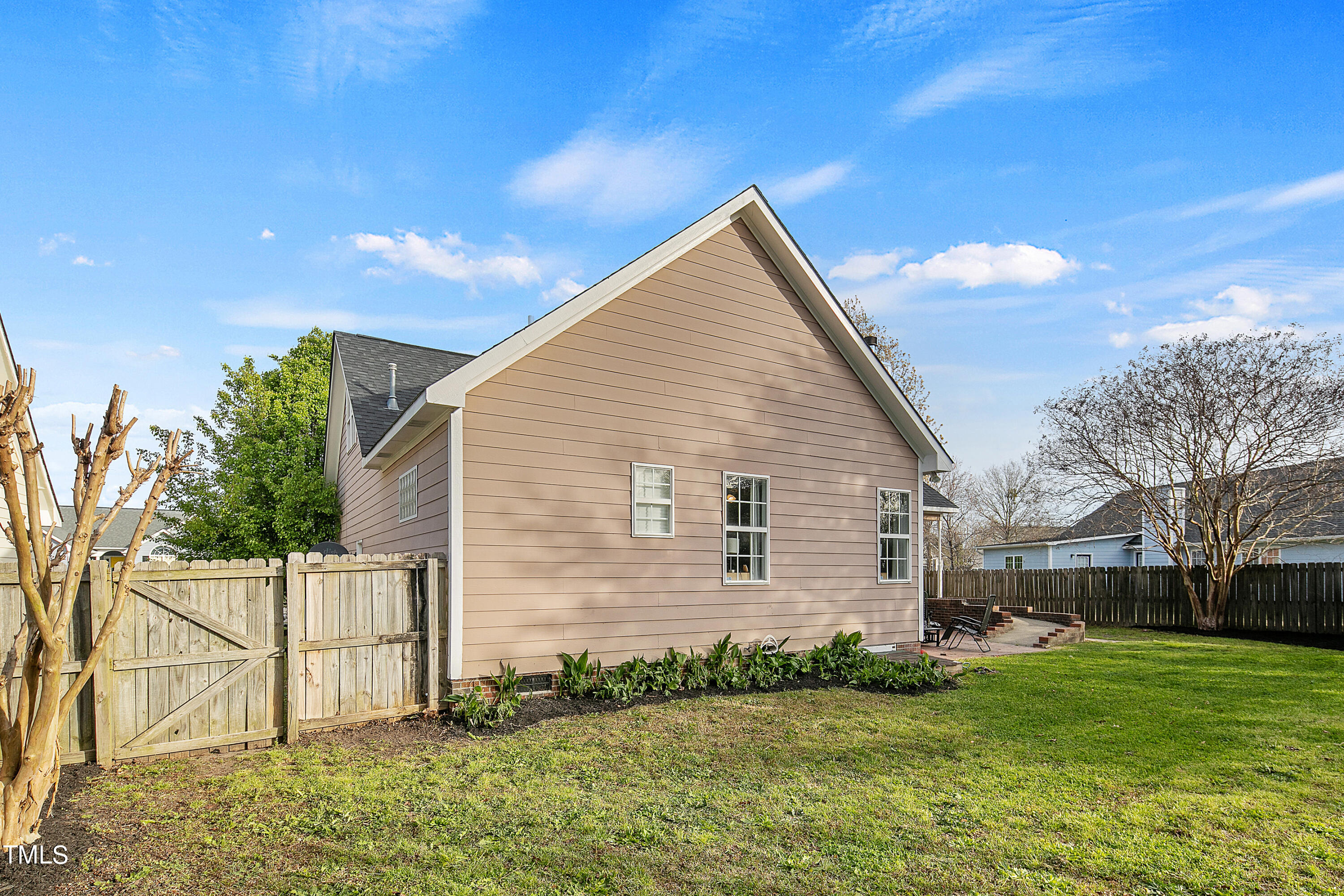 5525 Walking Trail Way
