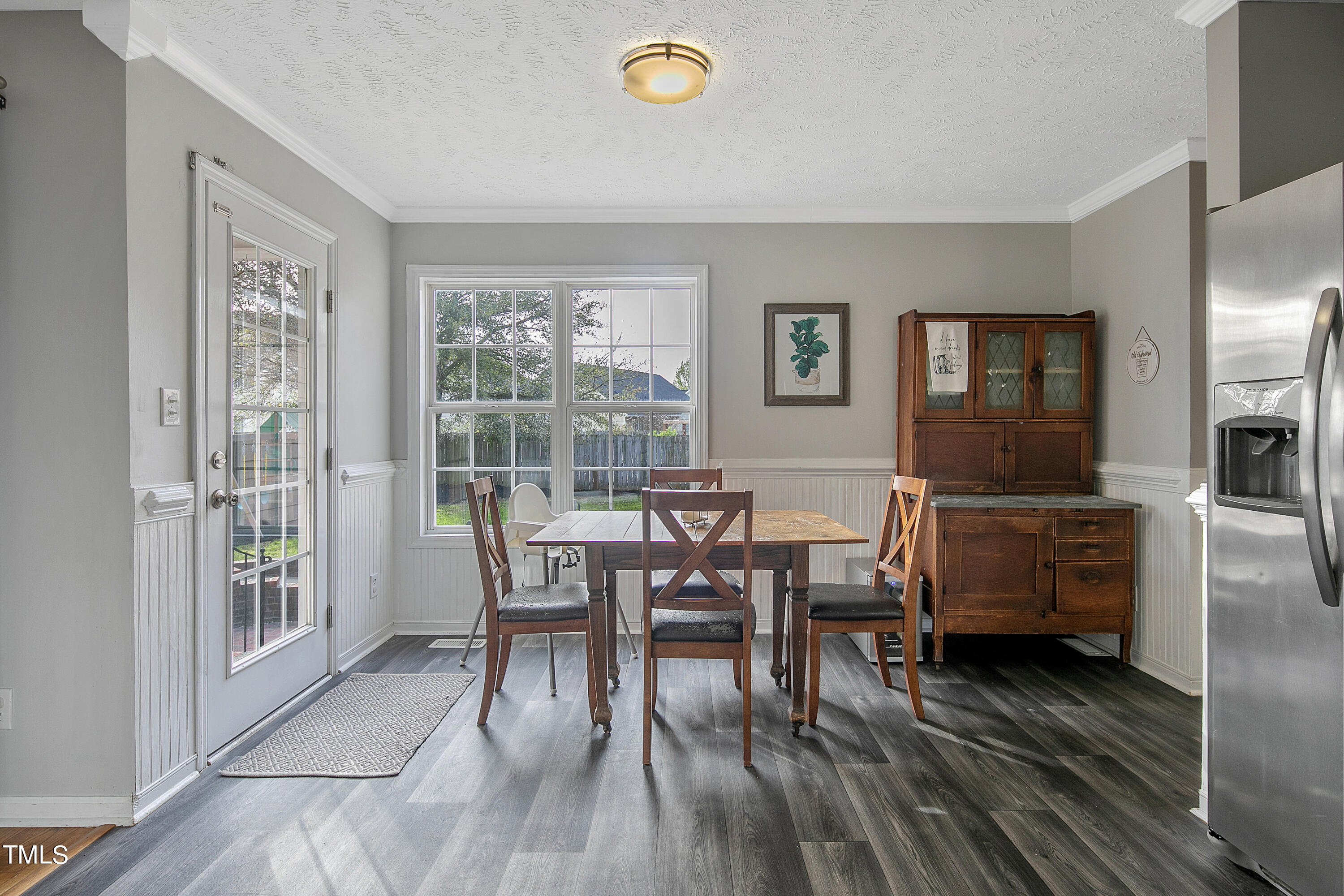 5525 Walking Trail Way