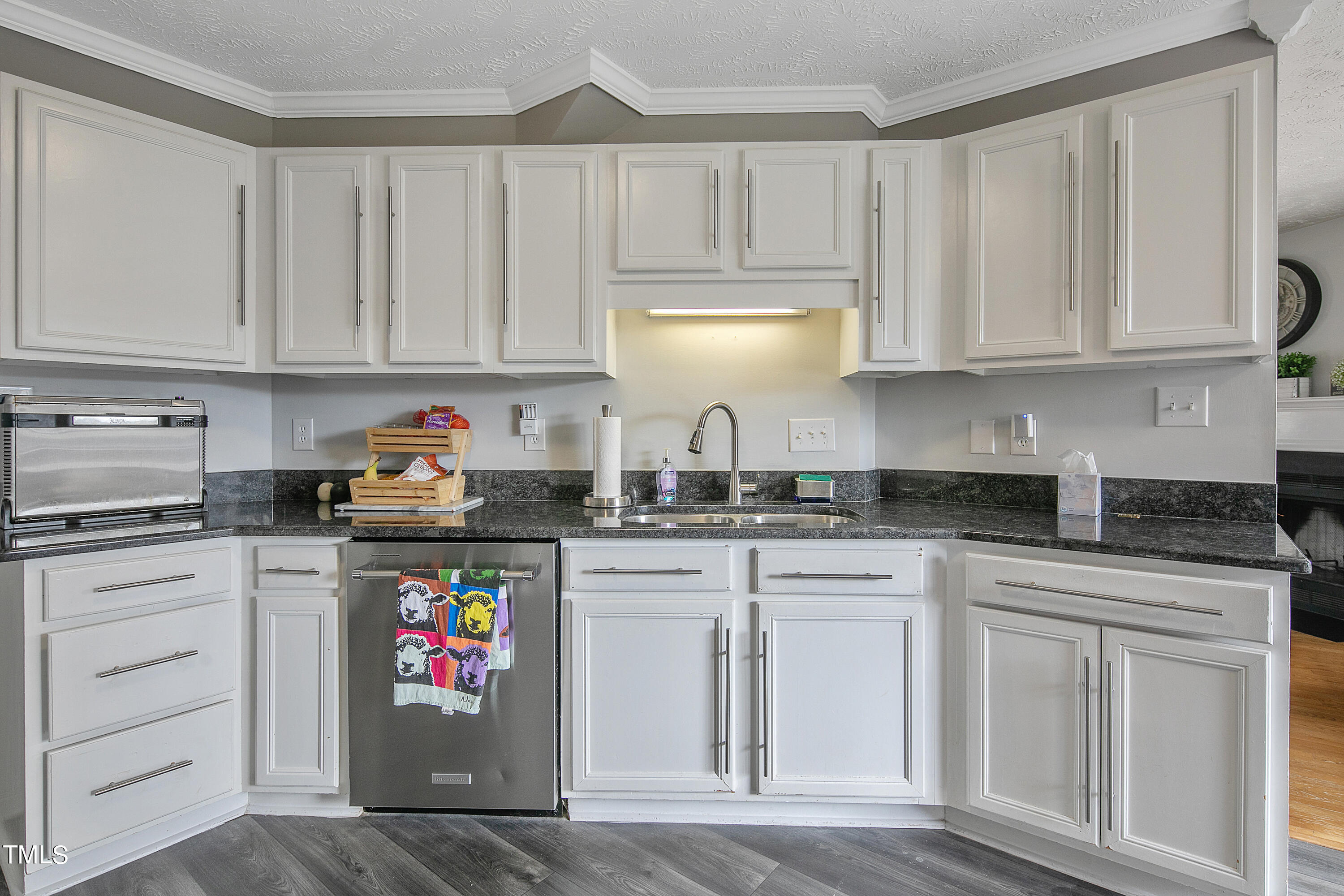 5525 Walking Trail Way