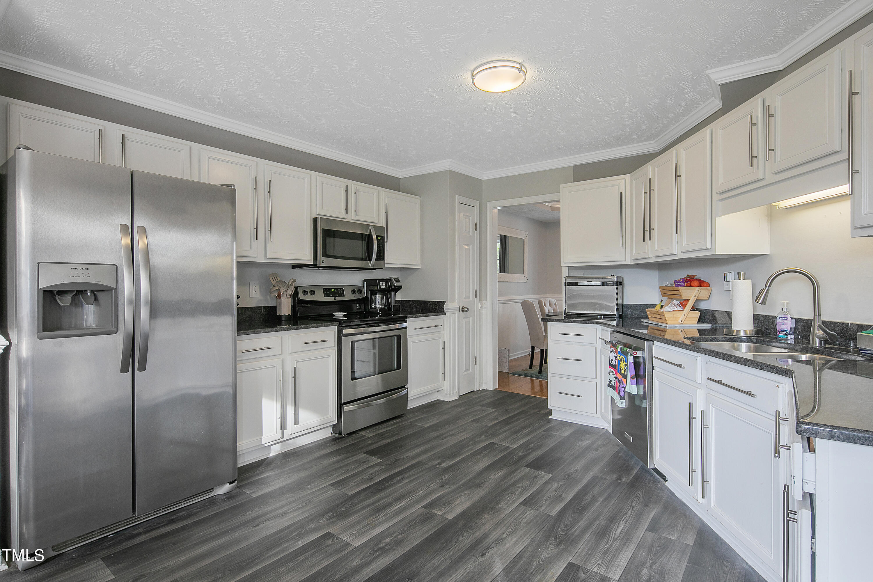 5525 Walking Trail Way