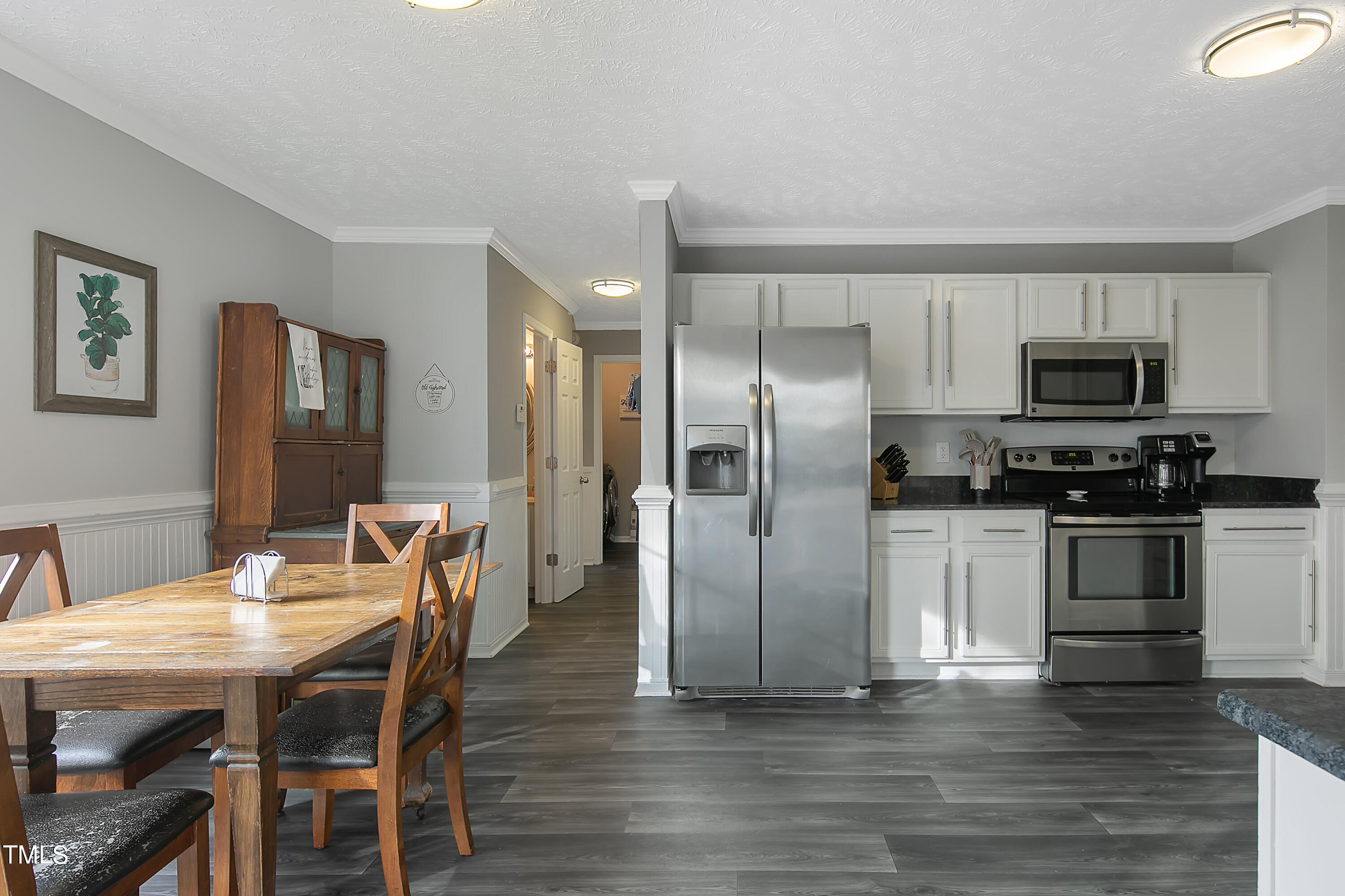 5525 Walking Trail Way