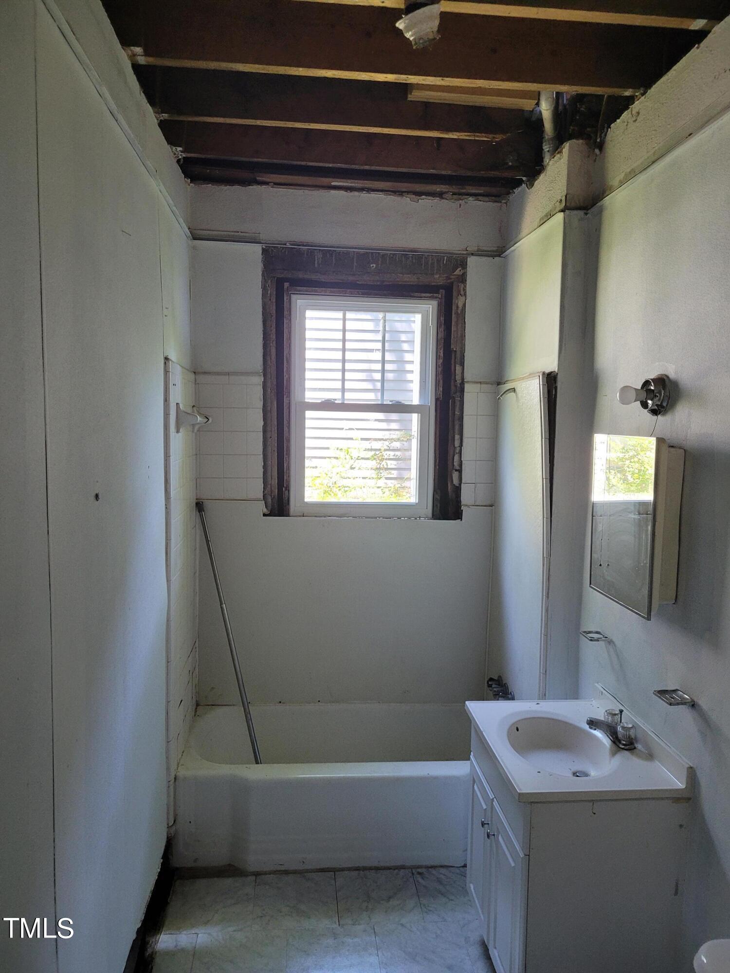 924 W Trinity Avenue