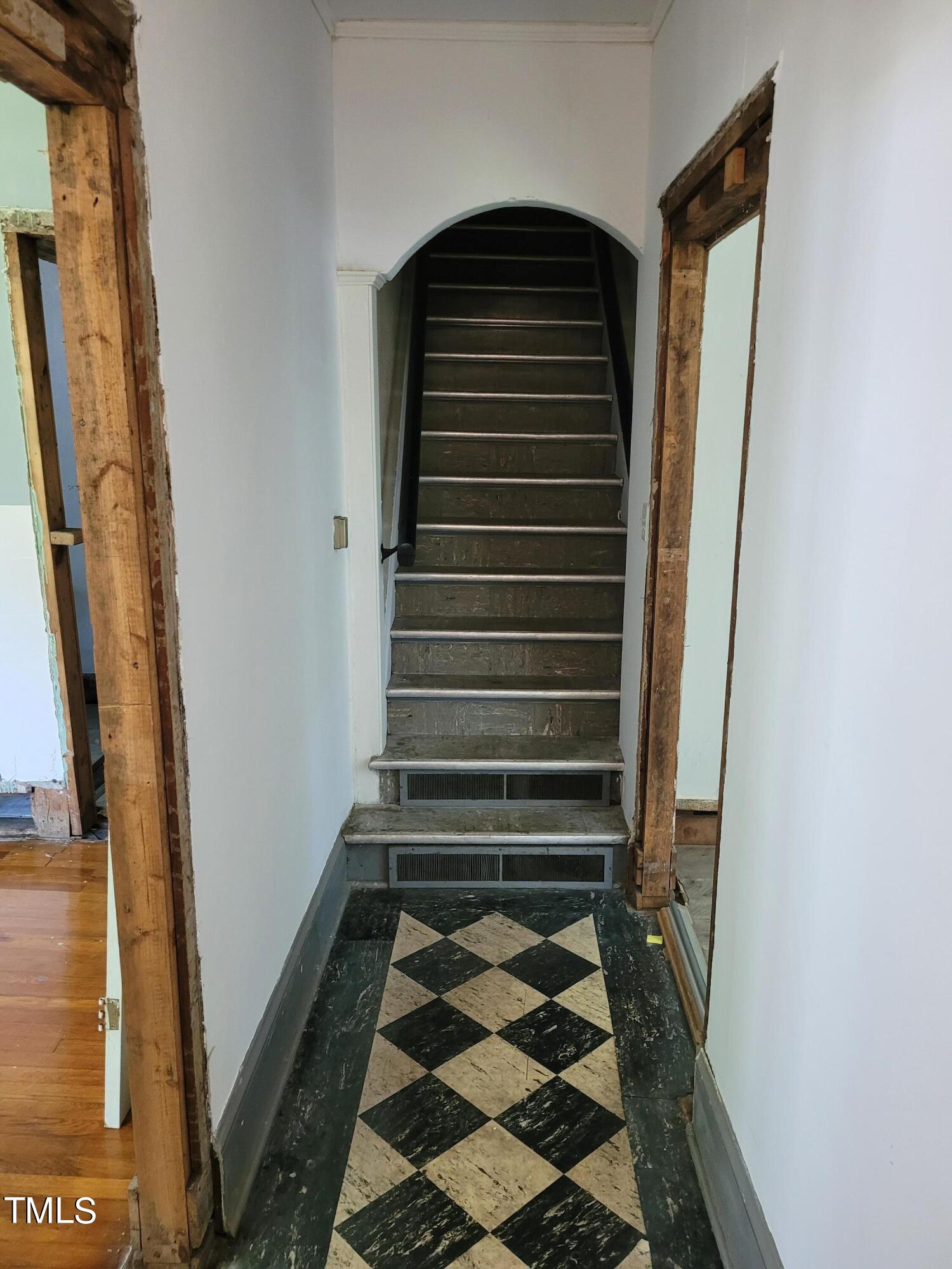 924 W Trinity Avenue