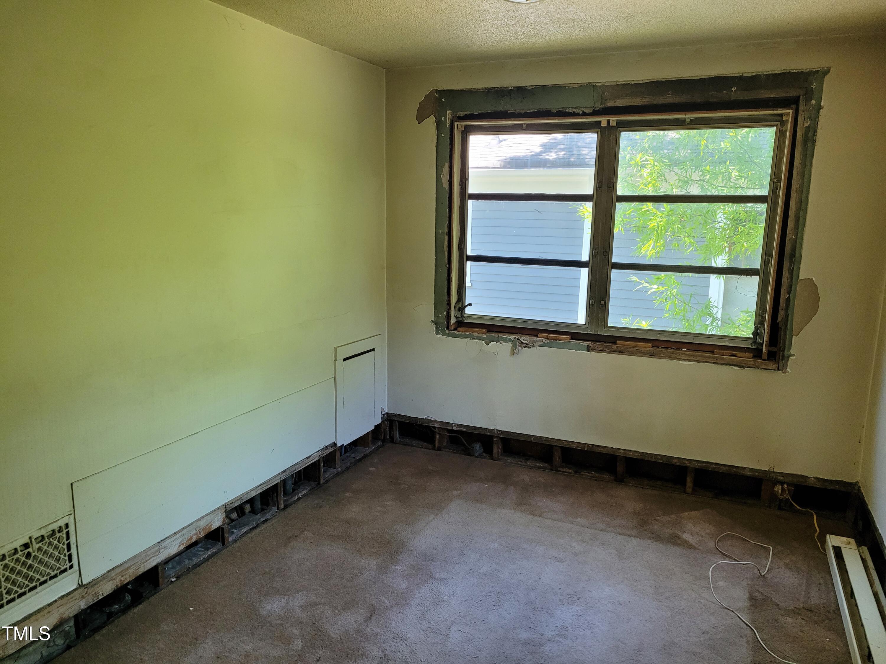 924 W Trinity Avenue