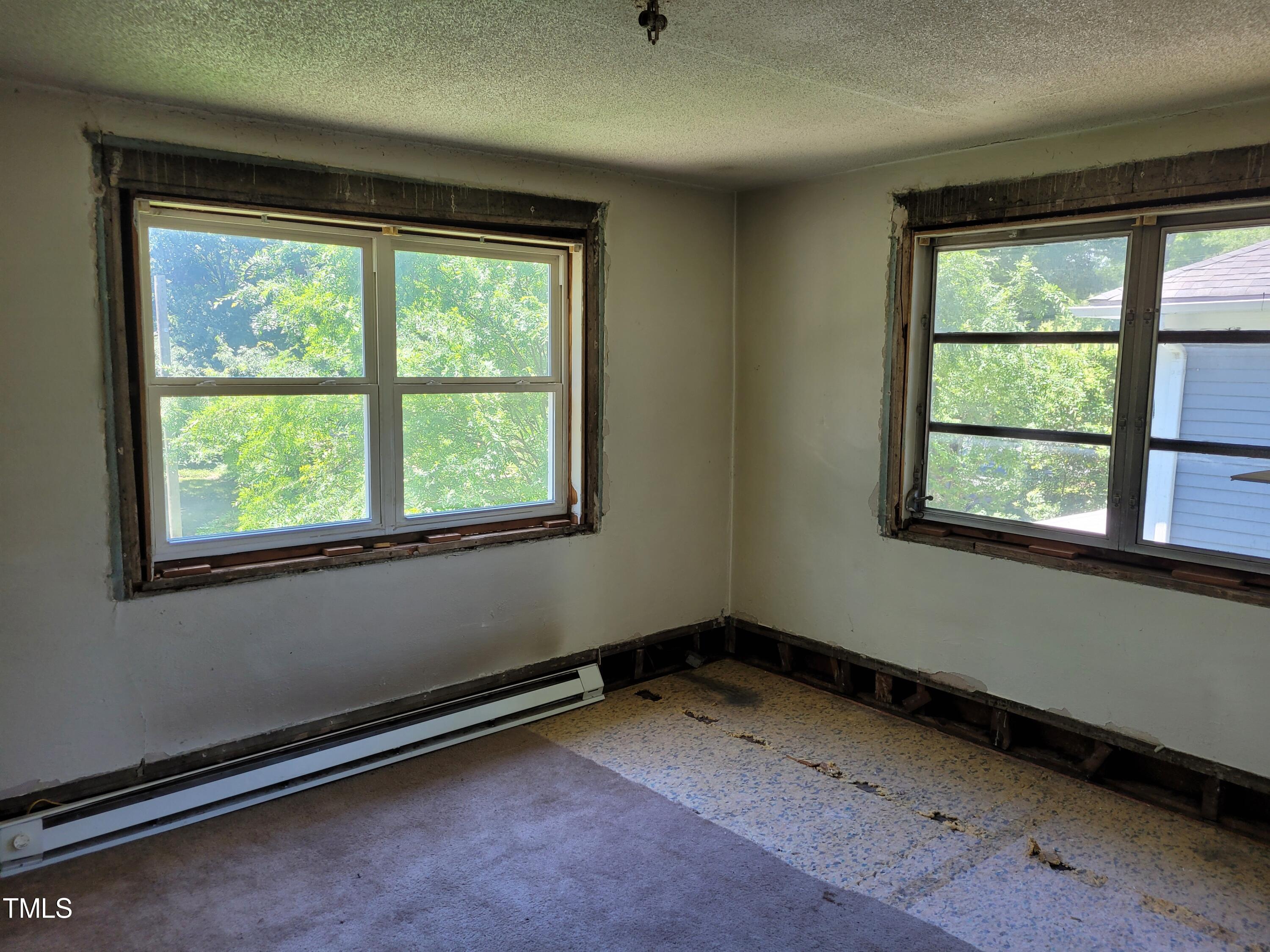 924 W Trinity Avenue