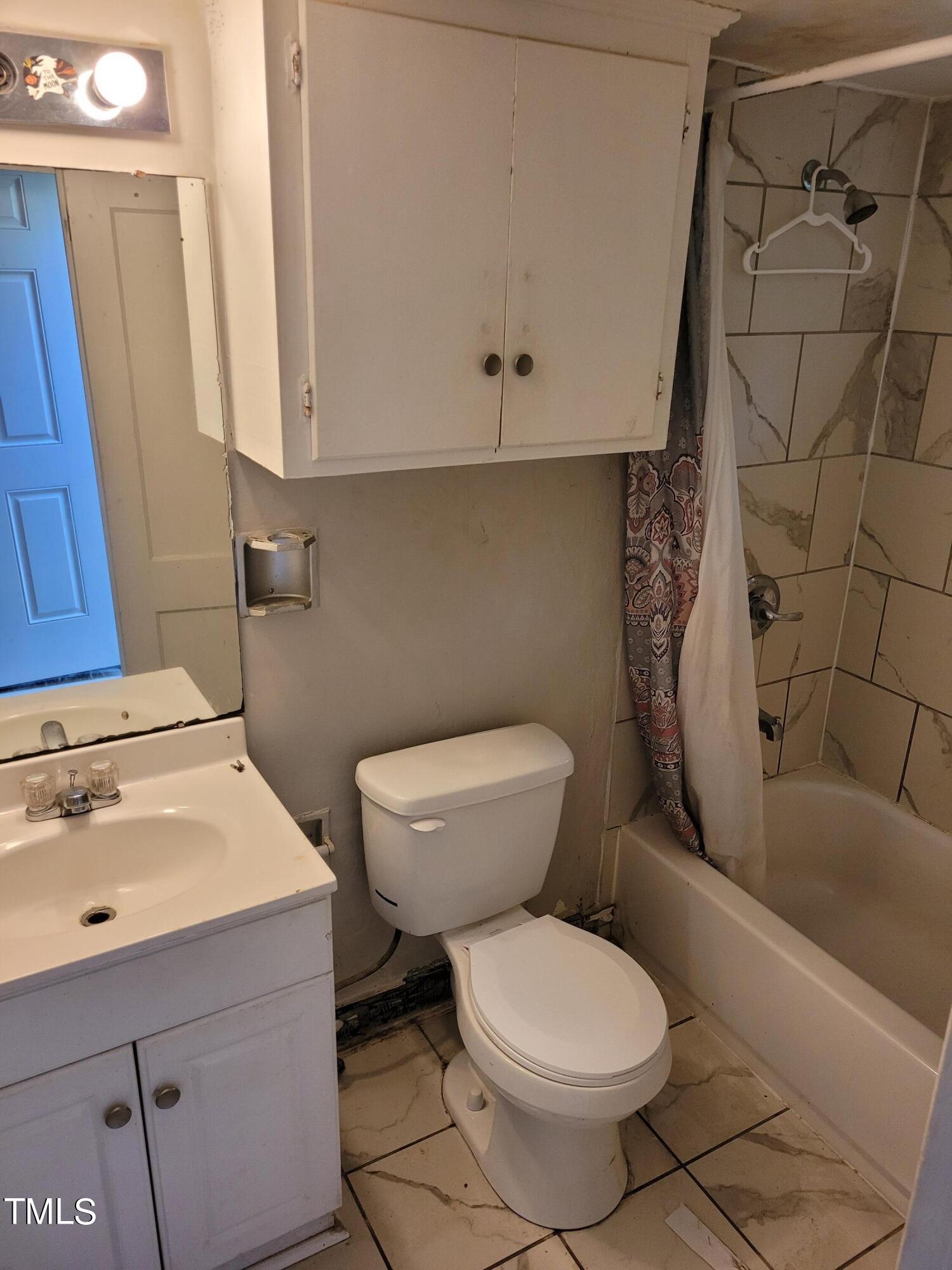 924 W Trinity Avenue