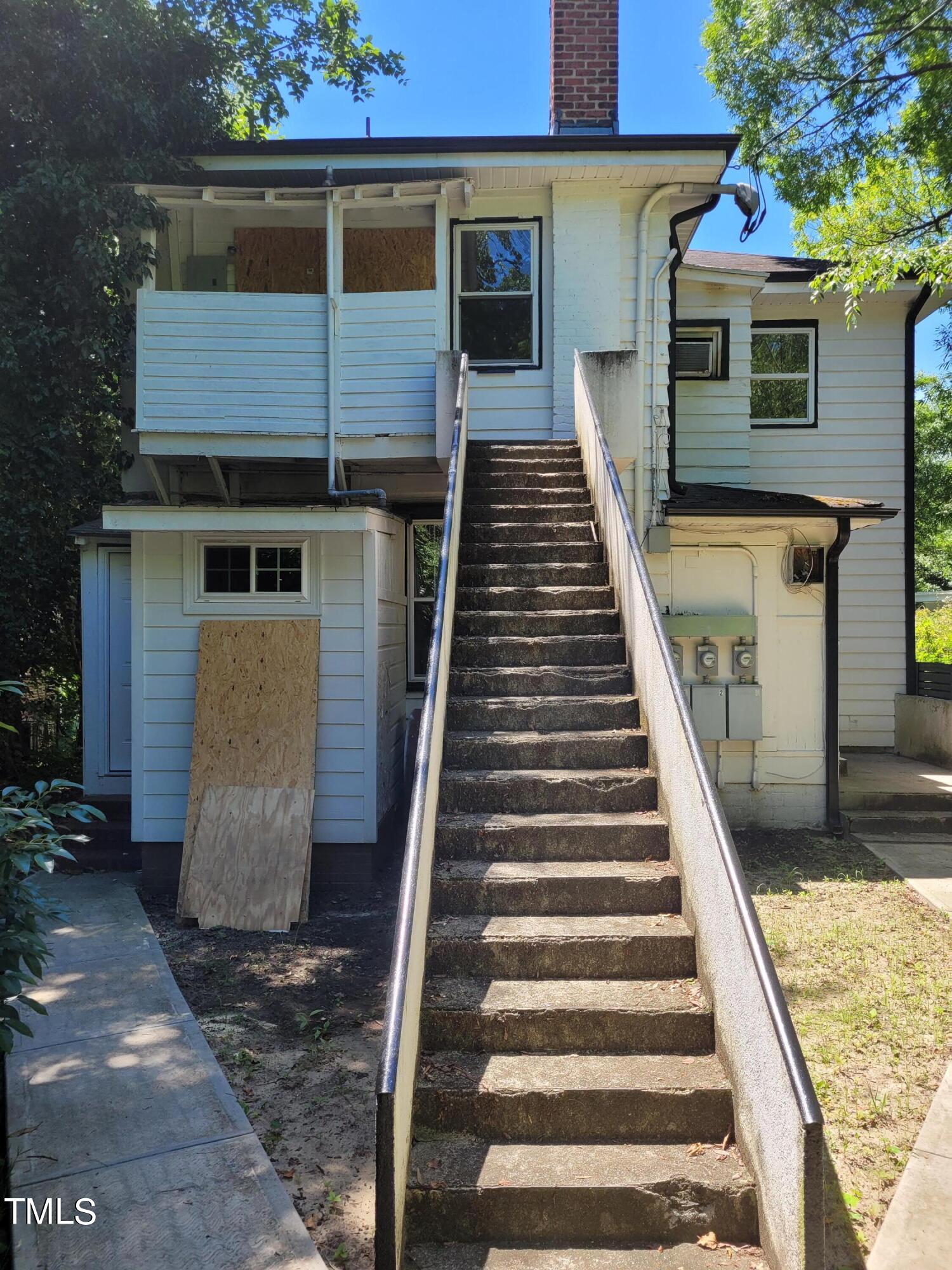 924 W Trinity Avenue