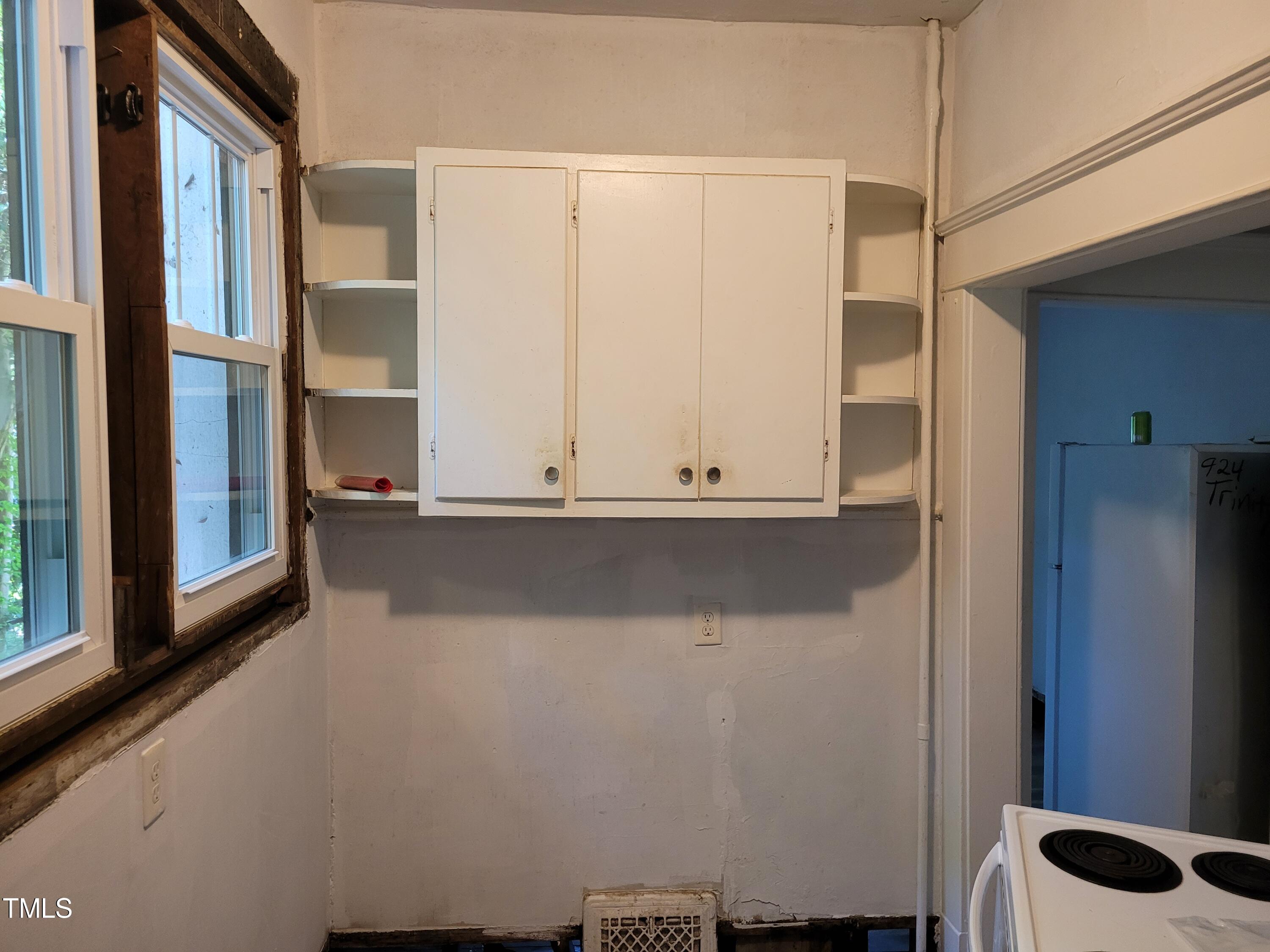 924 W Trinity Avenue