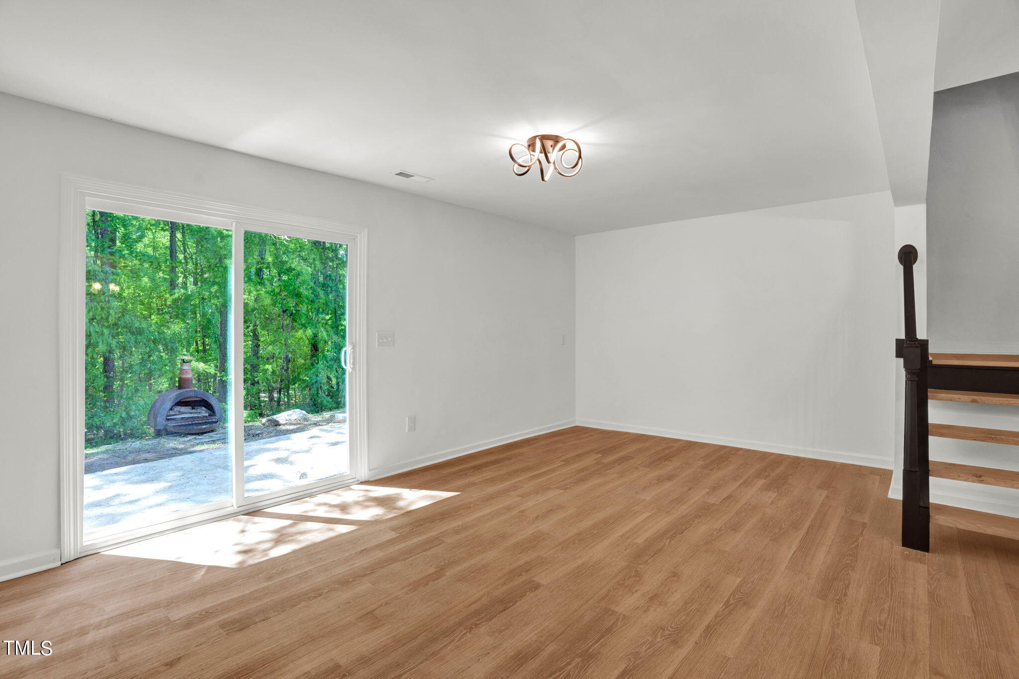 154 Luxon Place