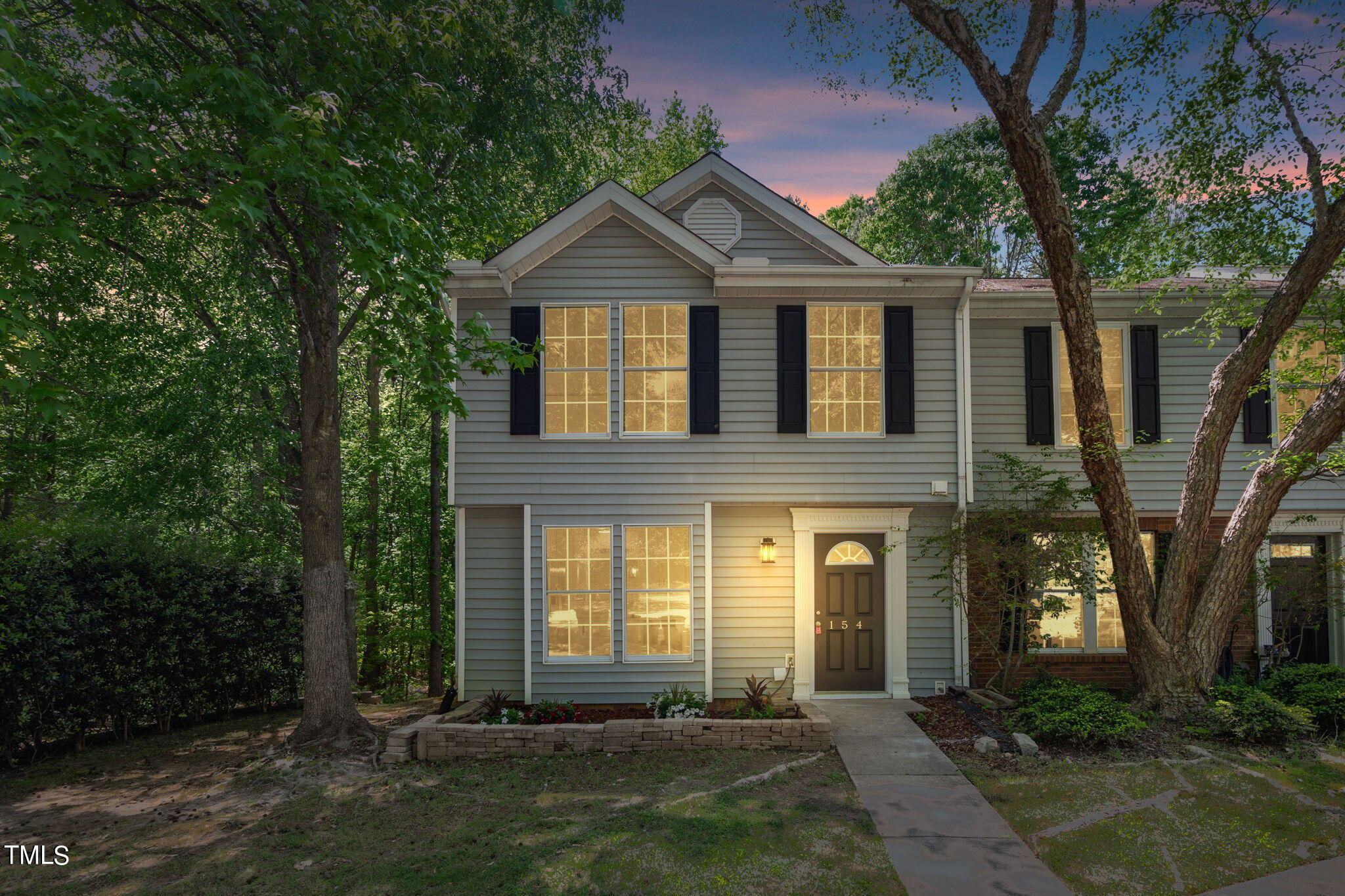 154 Luxon Place