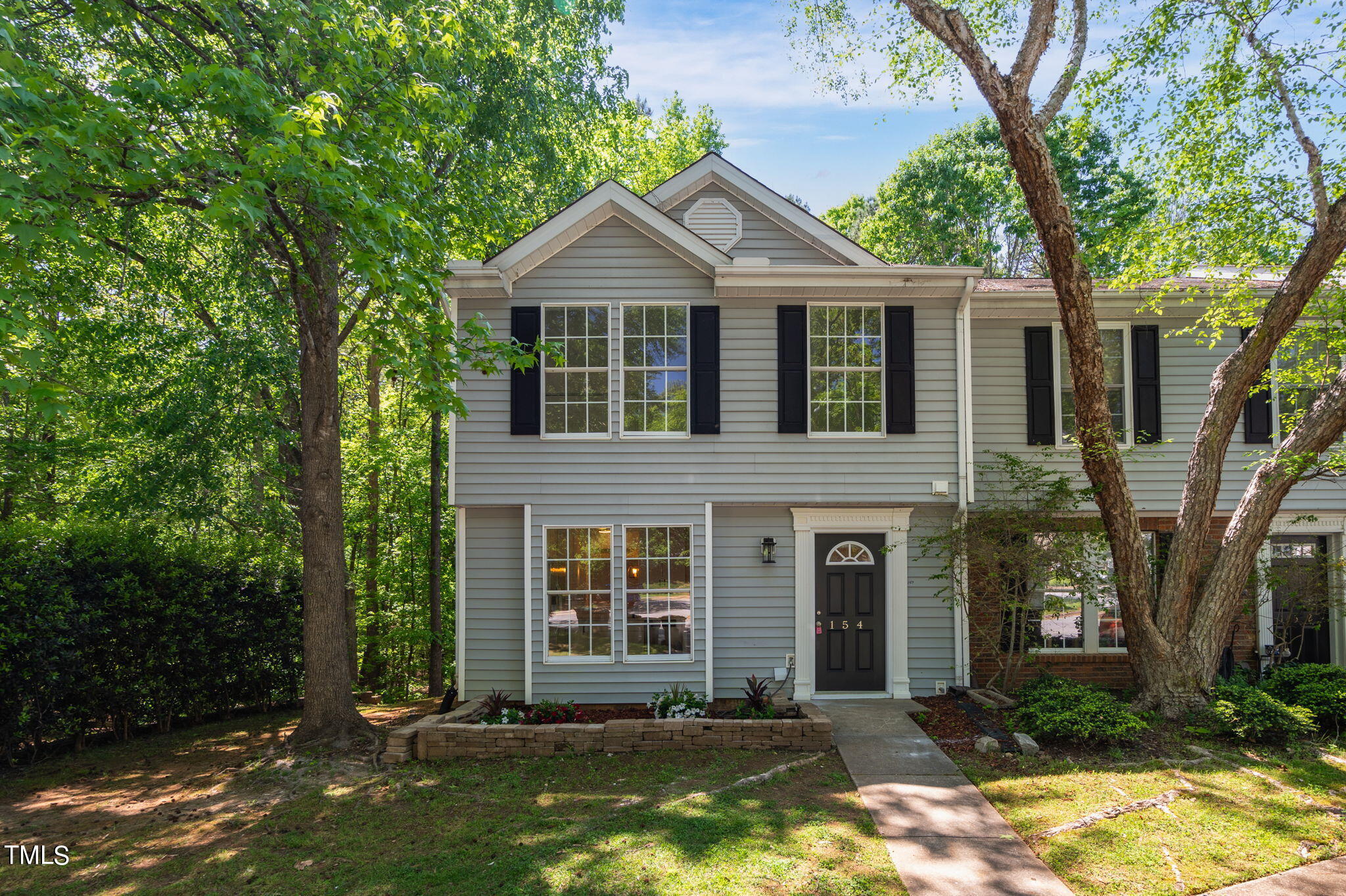154 Luxon Place