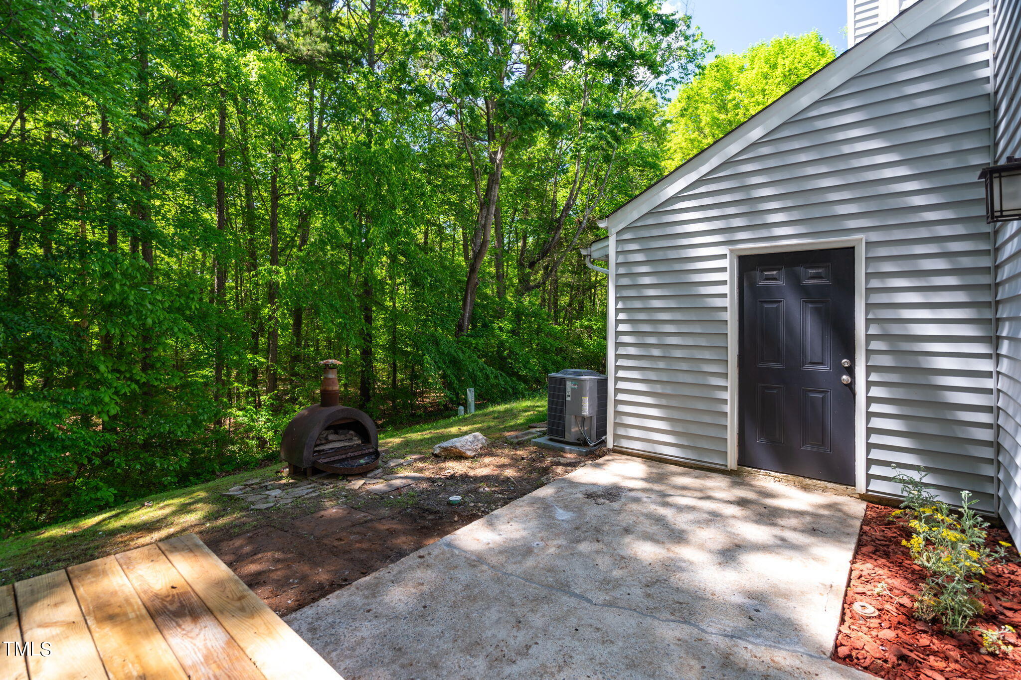 154 Luxon Place