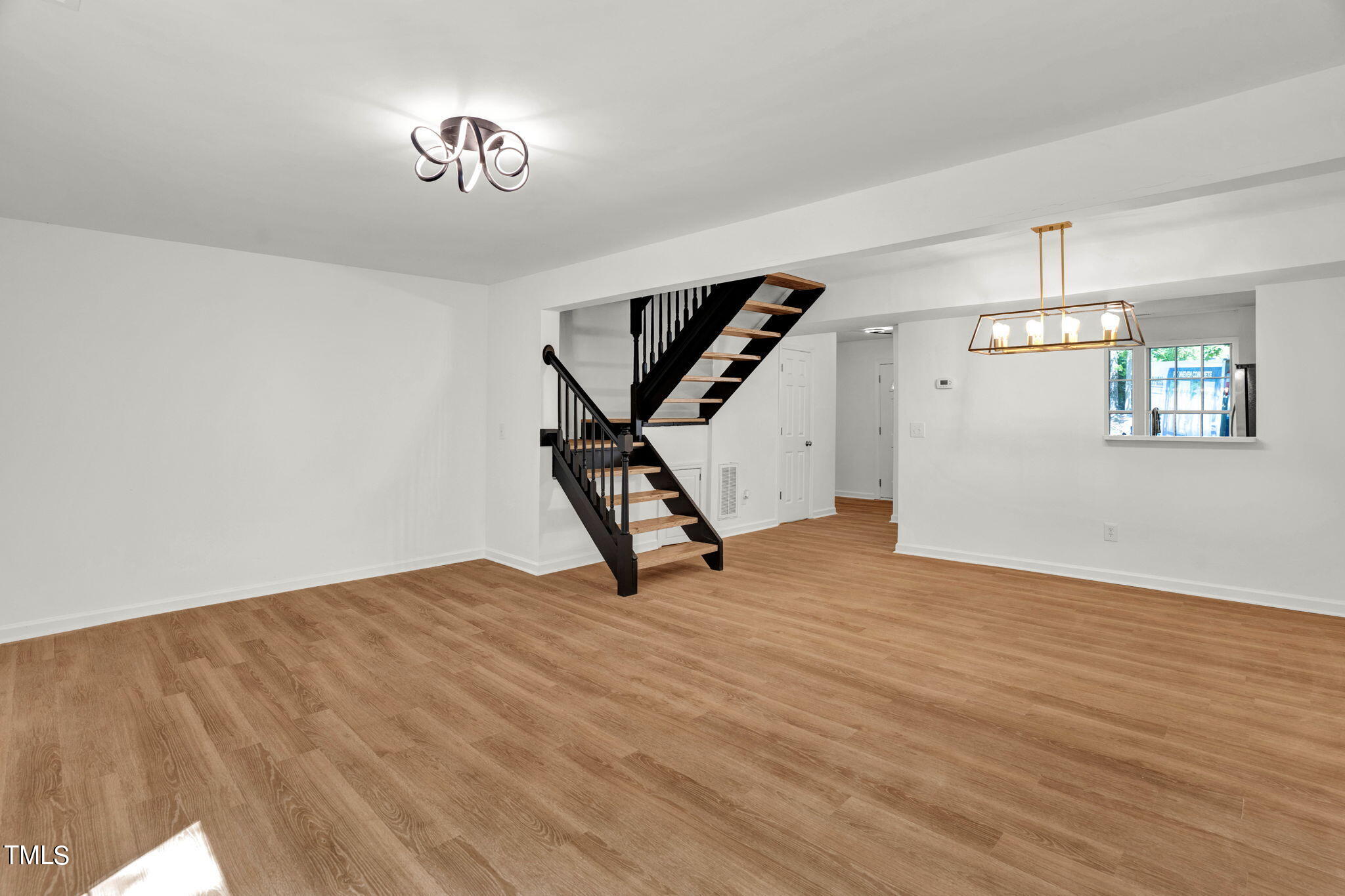 154 Luxon Place
