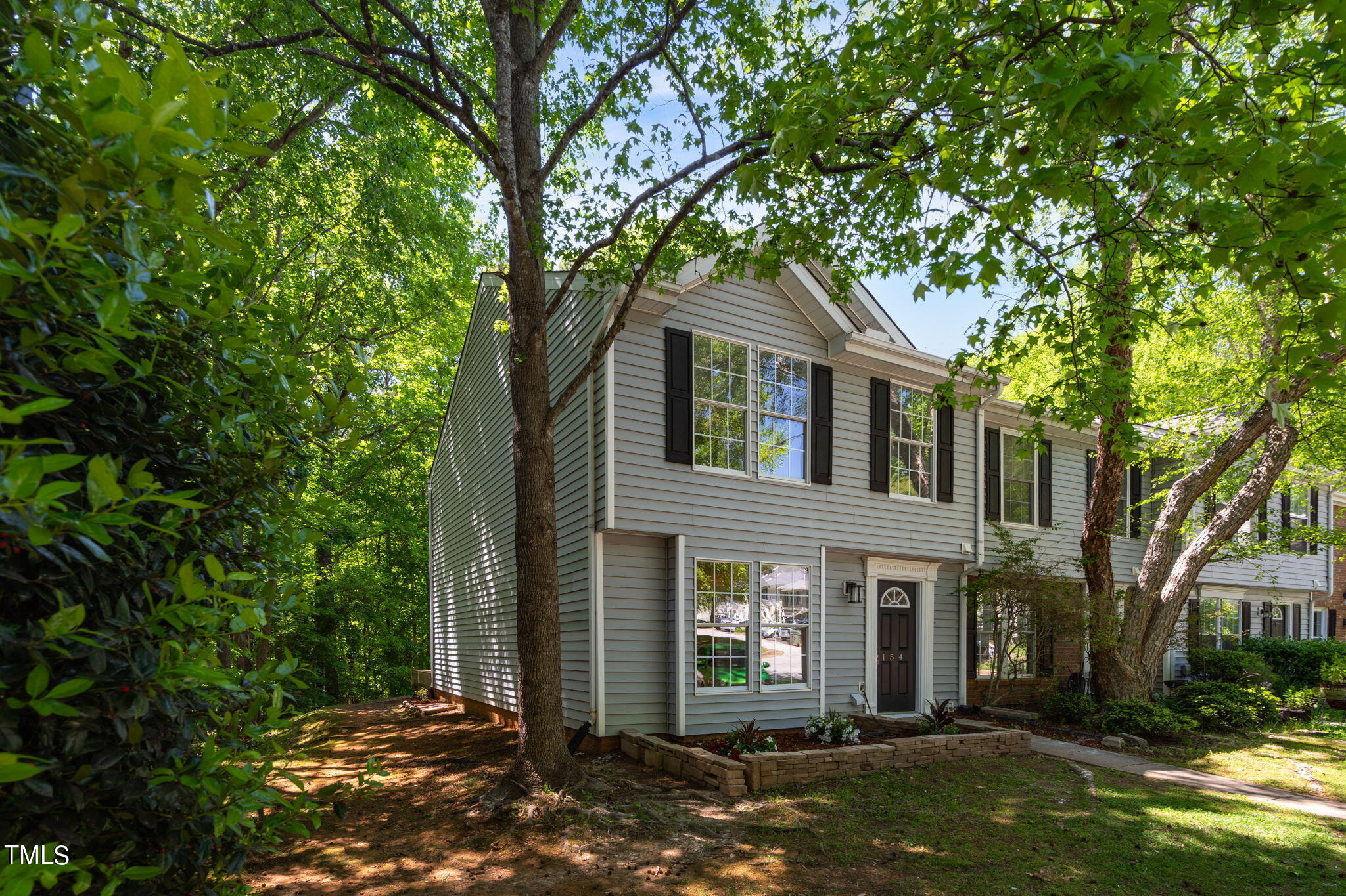 154 Luxon Place