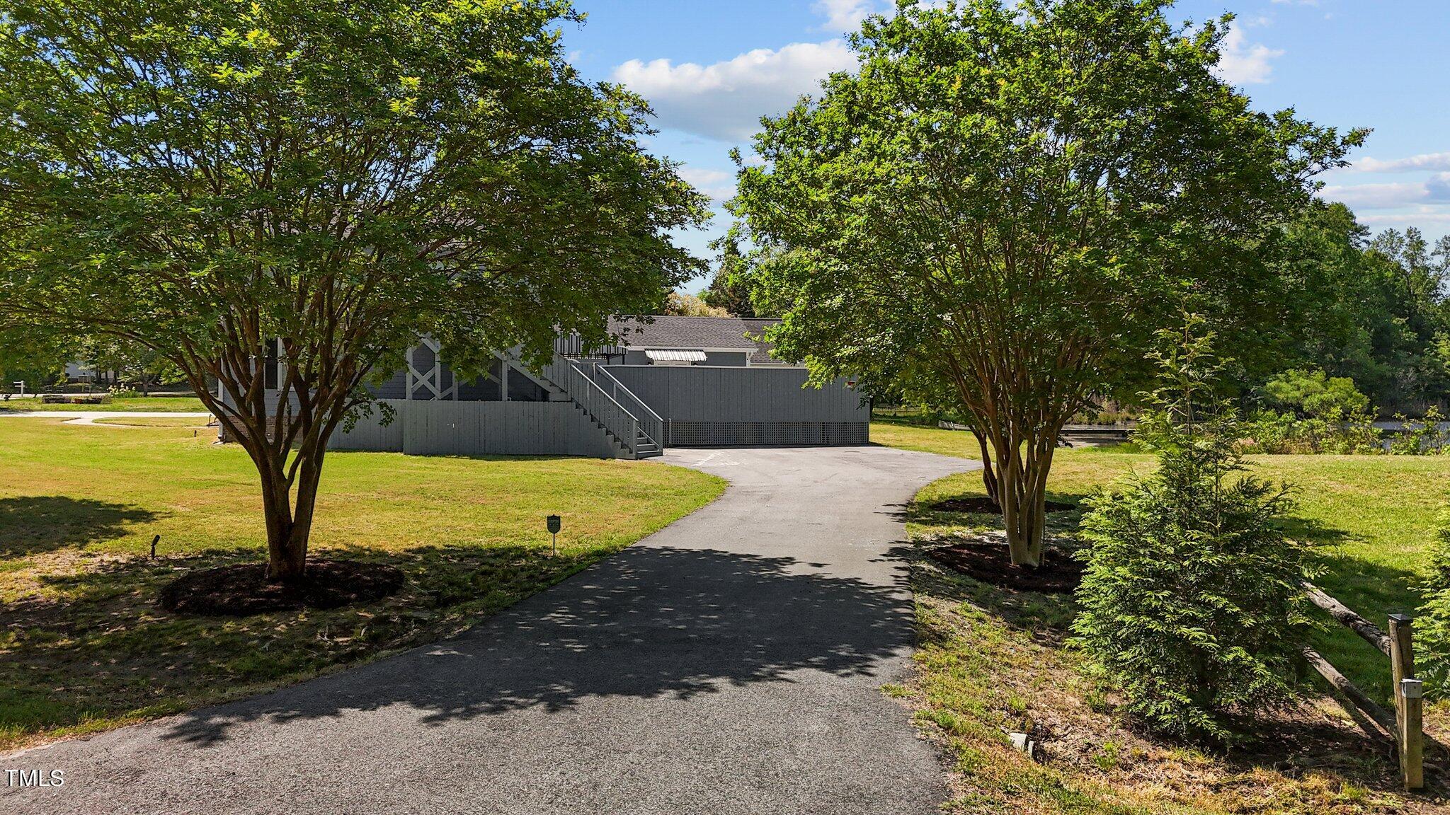 1605 Twin Lake Drive