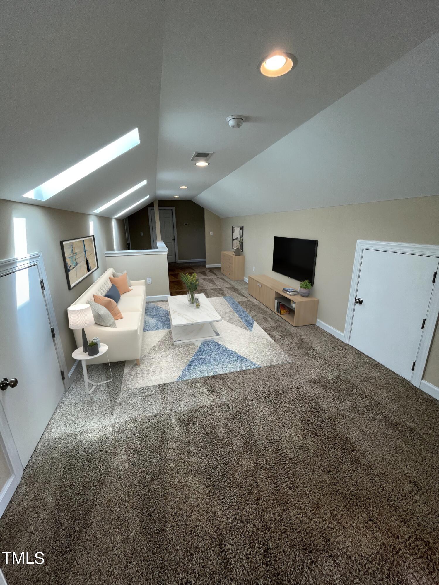 1605 Twin Lake Drive