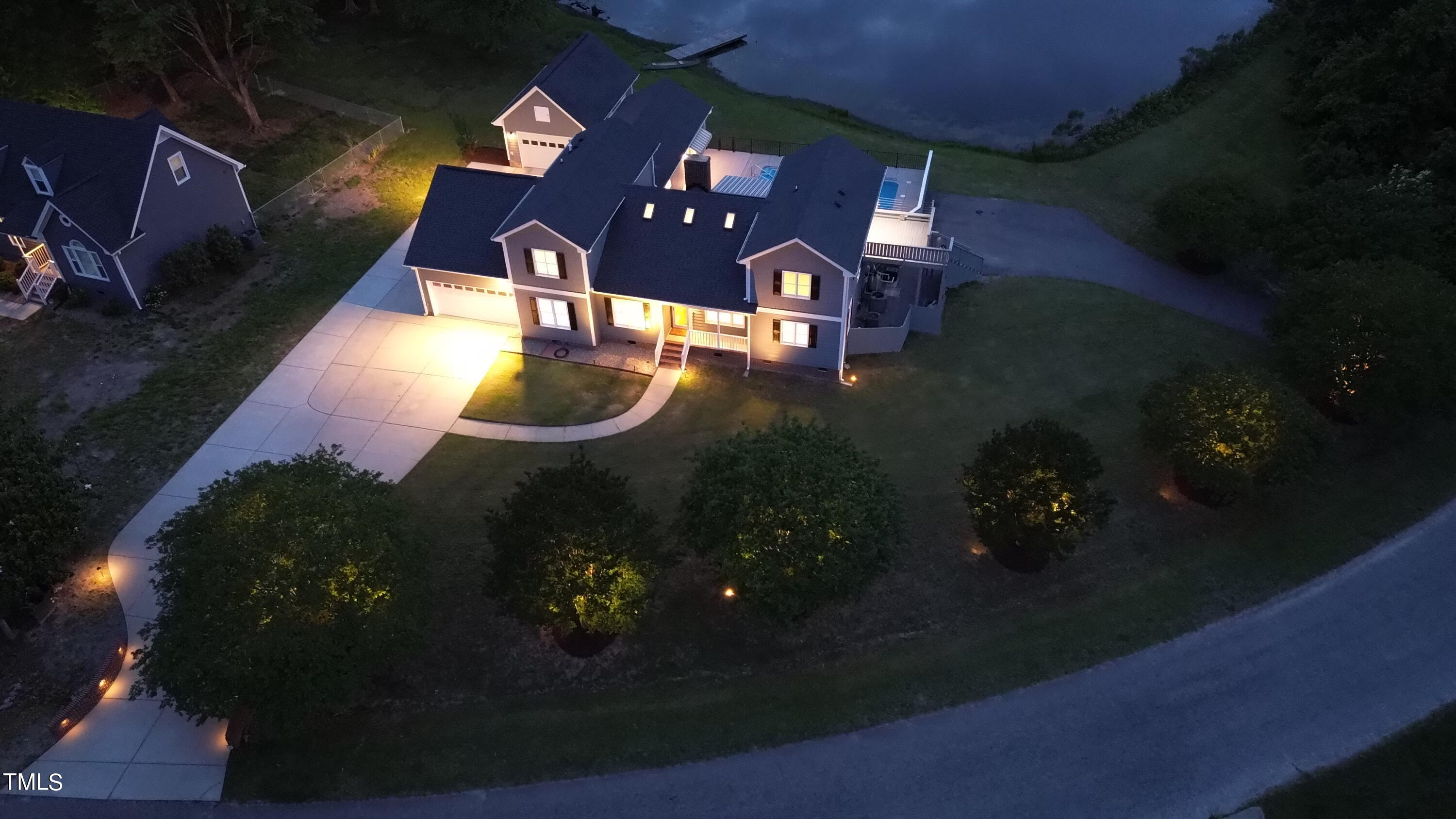 1605 Twin Lake Drive