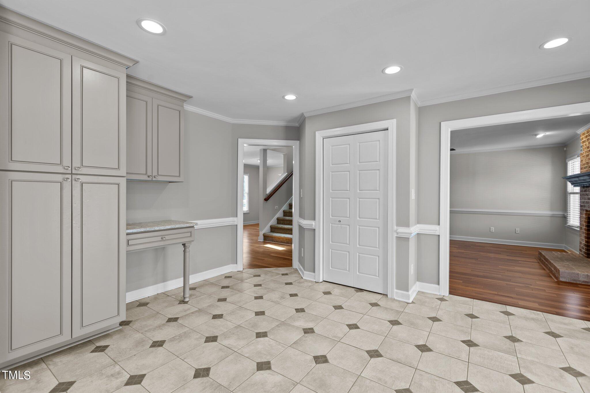 1605 Twin Lake Drive