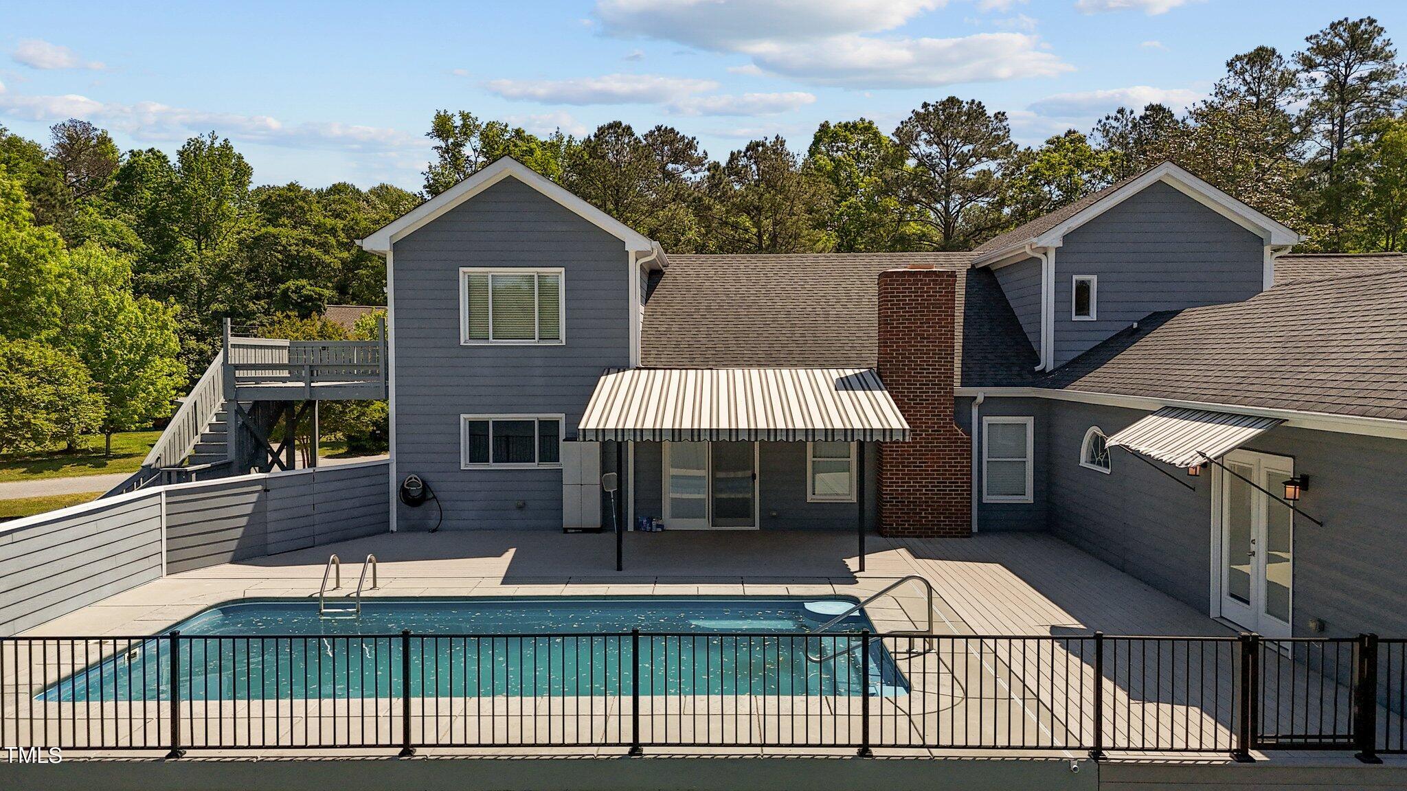 1605 Twin Lake Drive