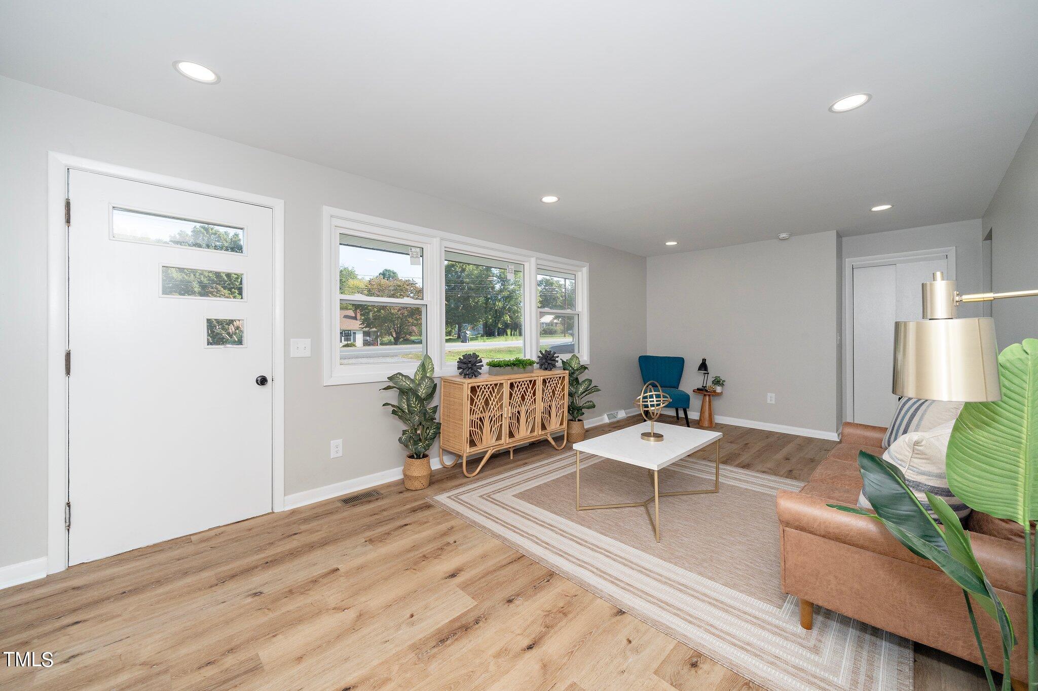 1443 E Main Street