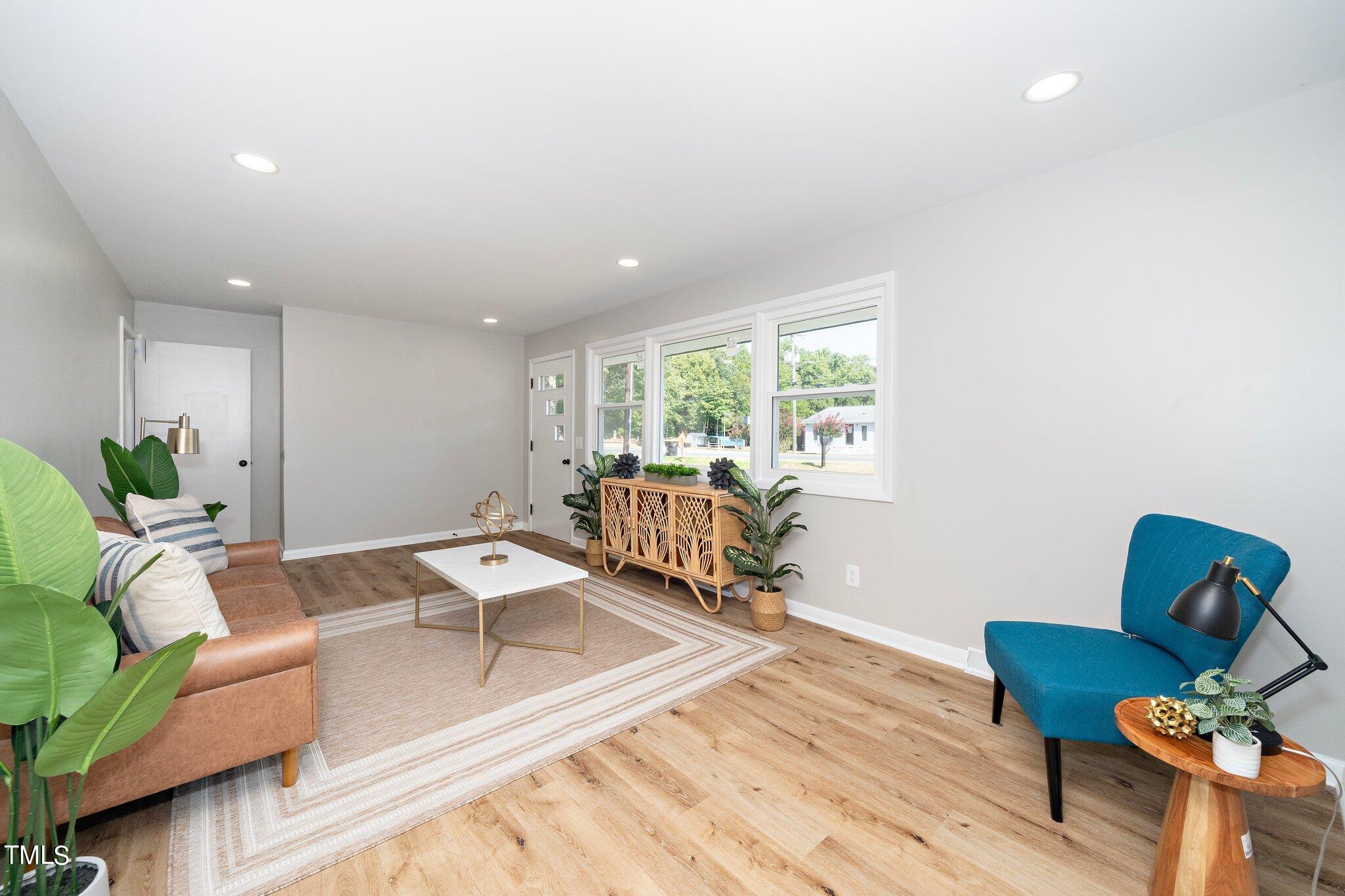 1443 E Main Street