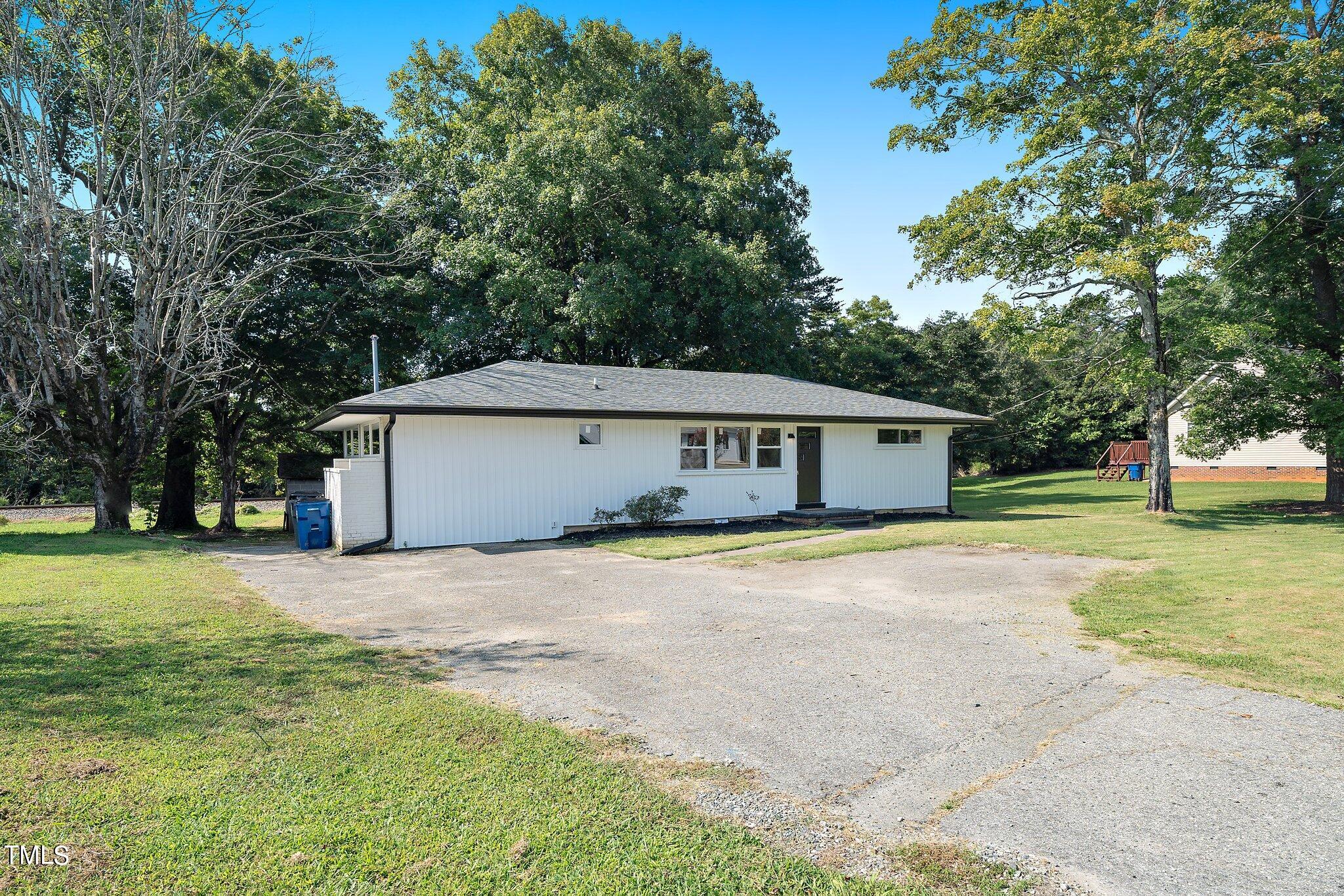 1443 E Main Street