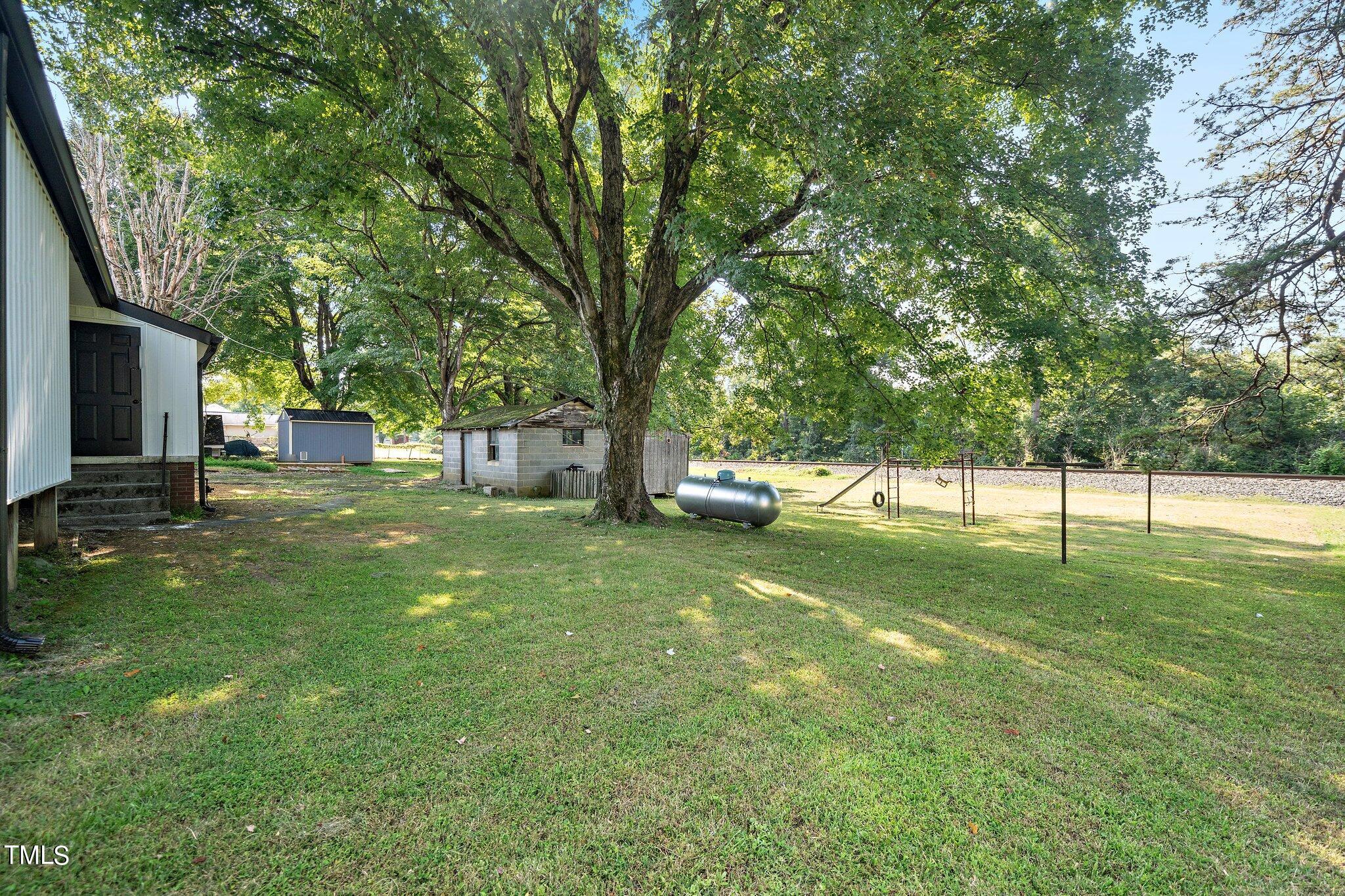 1443 E Main Street