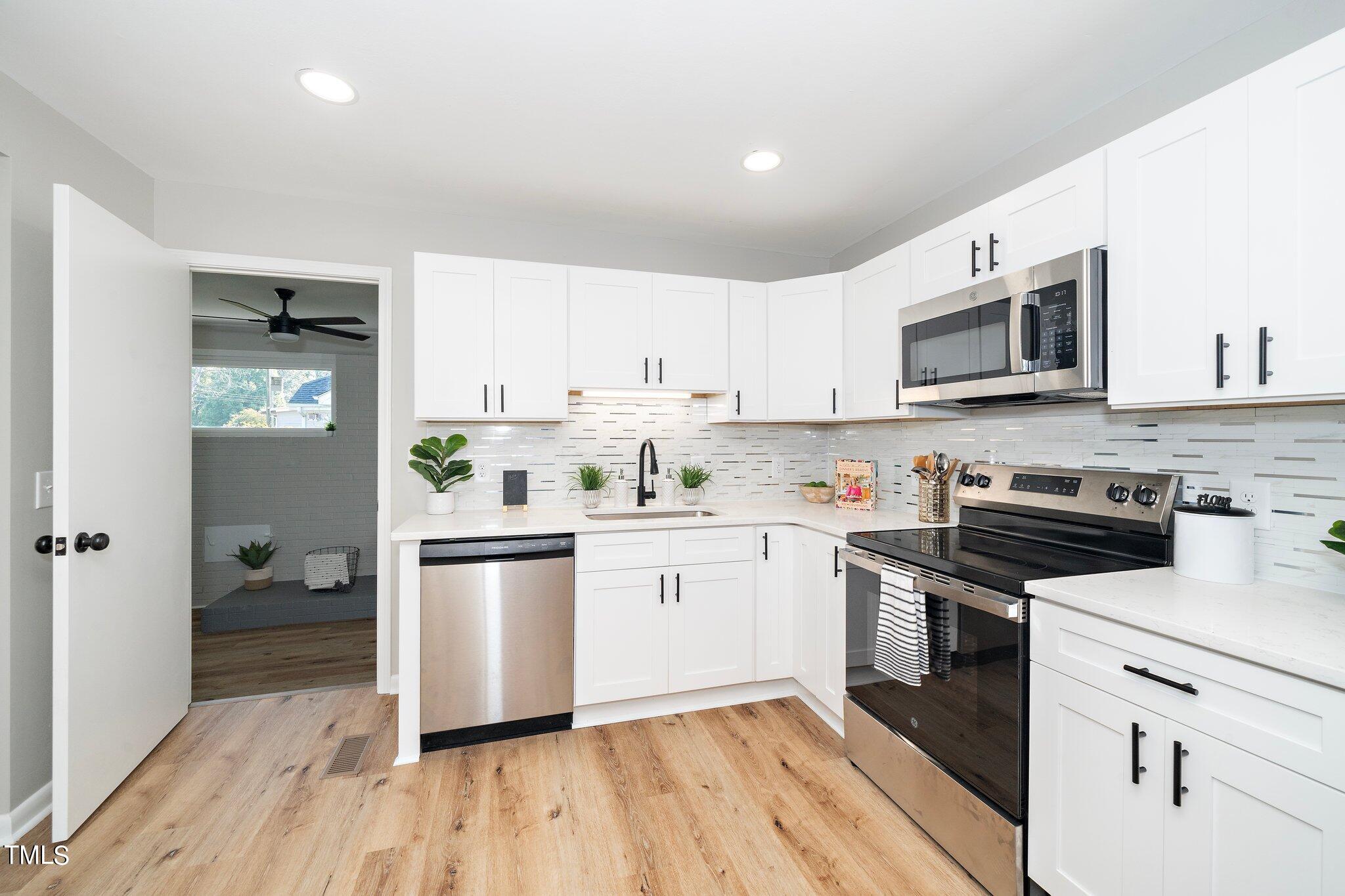 1443 E Main Street