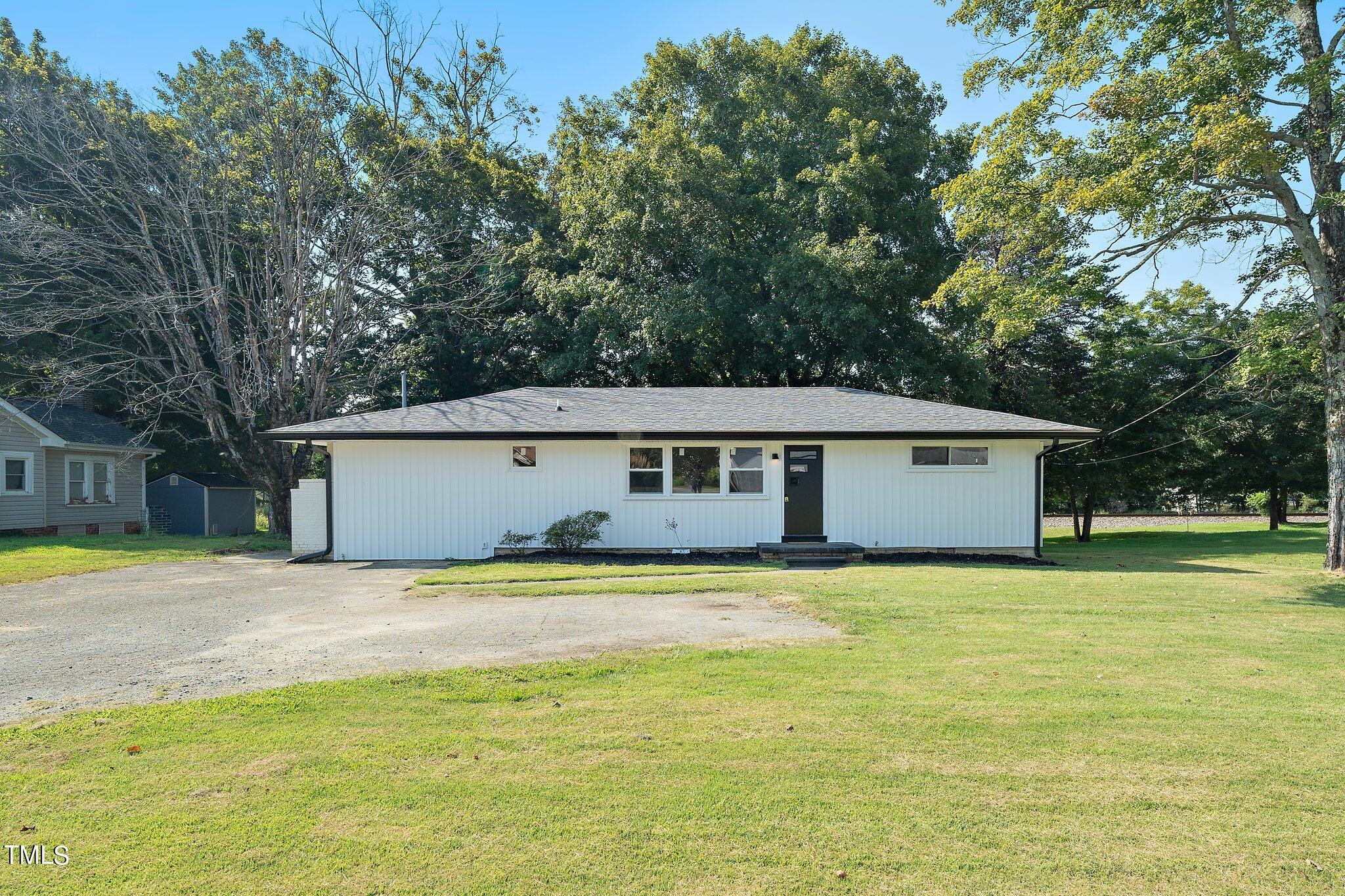1443 E Main Street