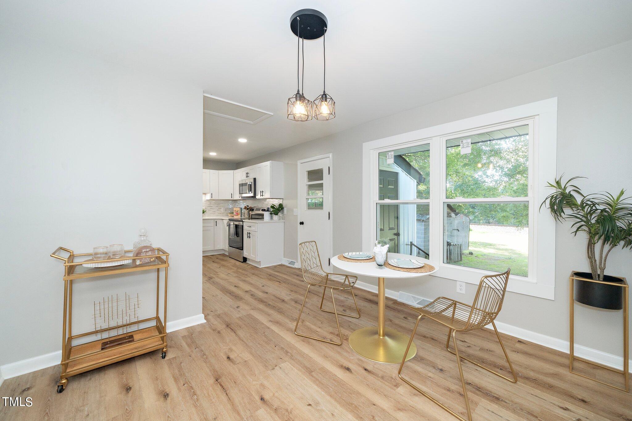 1443 E Main Street