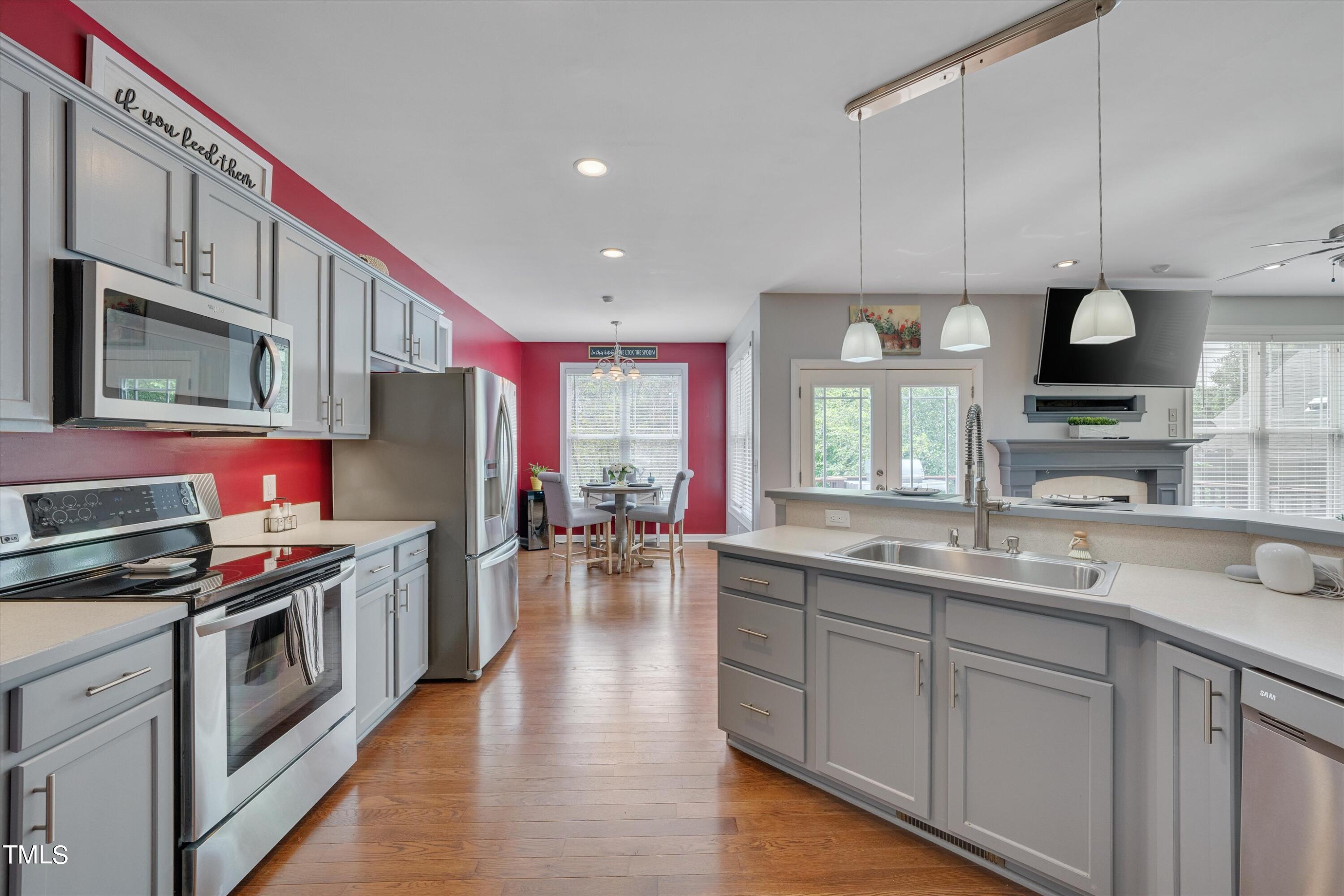 3220 Suncrest Village Lane