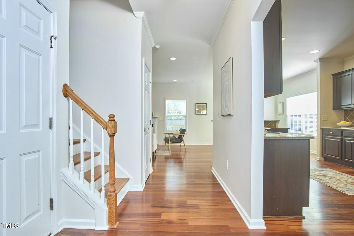 215 Strolling Way