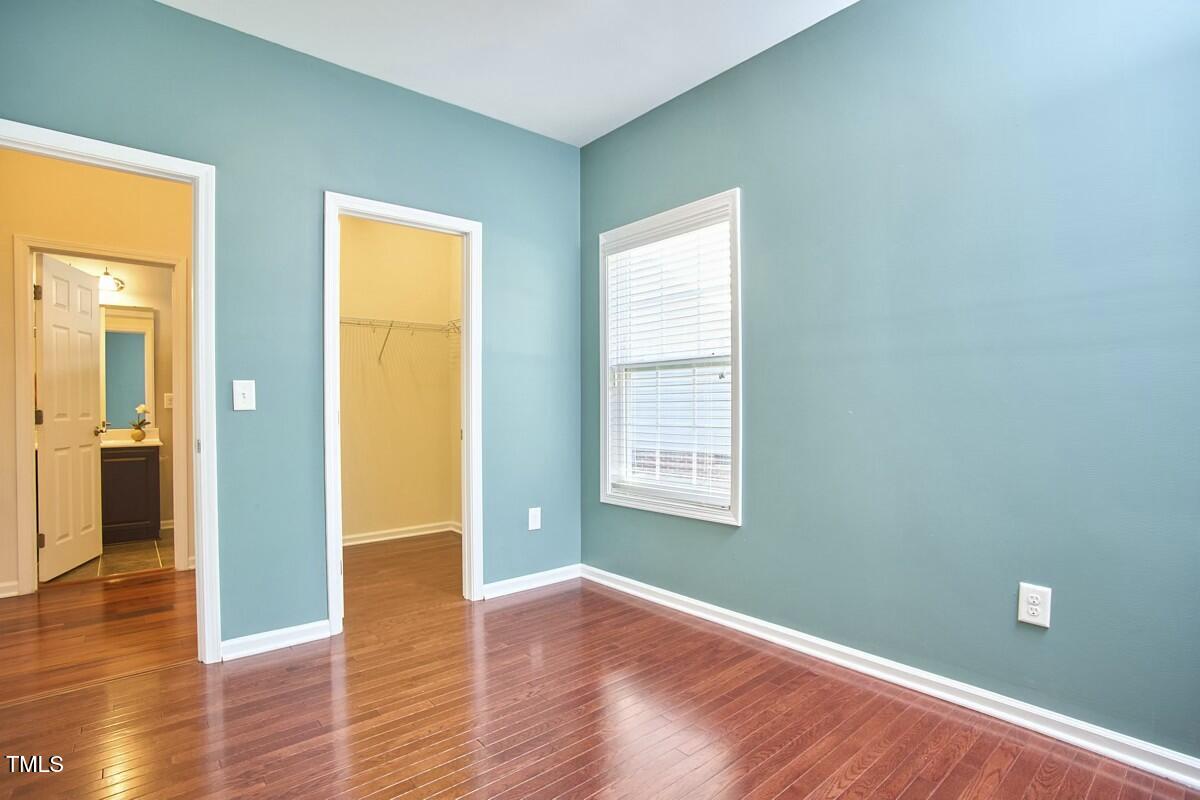 215 Strolling Way