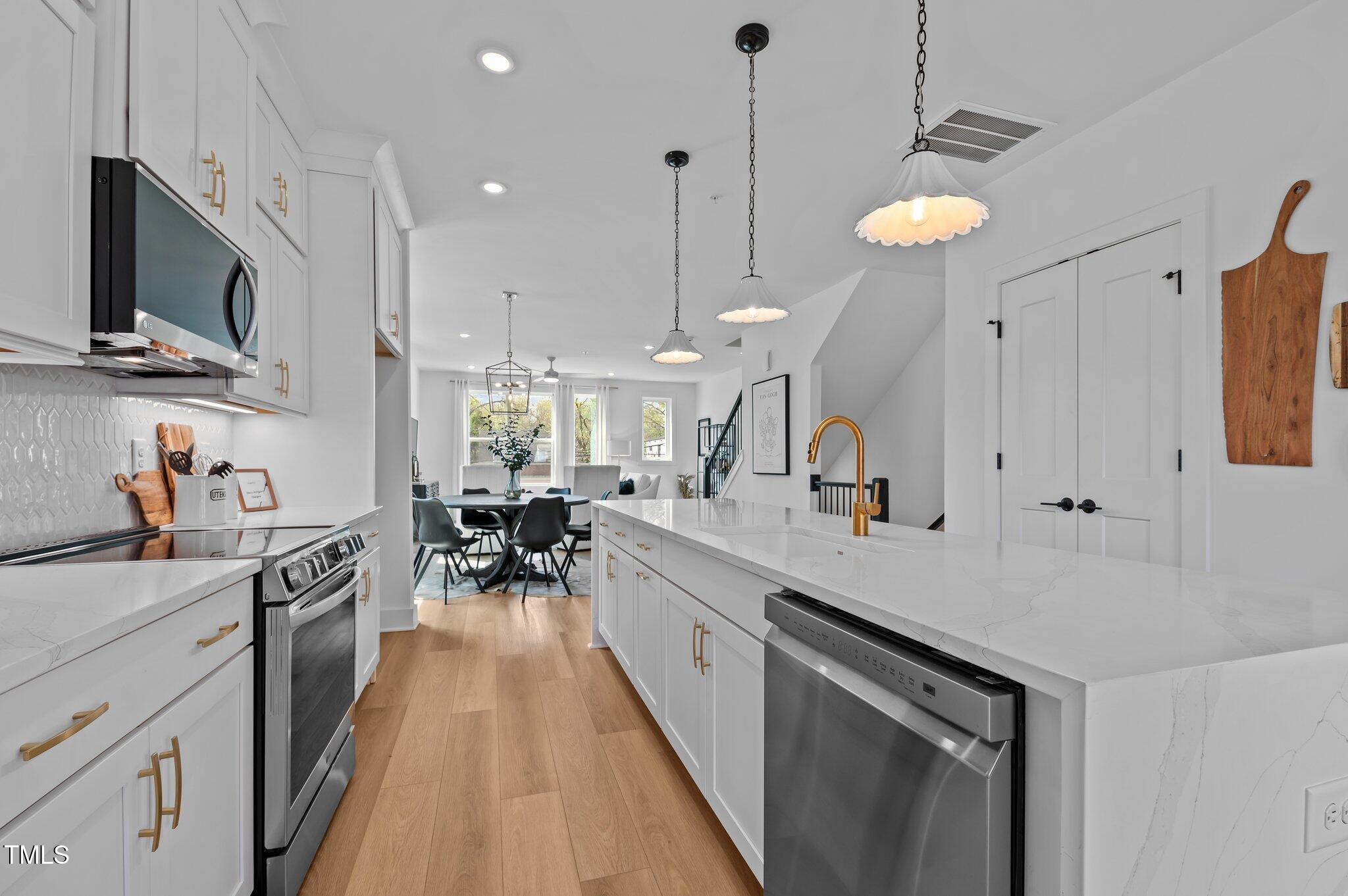 700 W North Street # 101