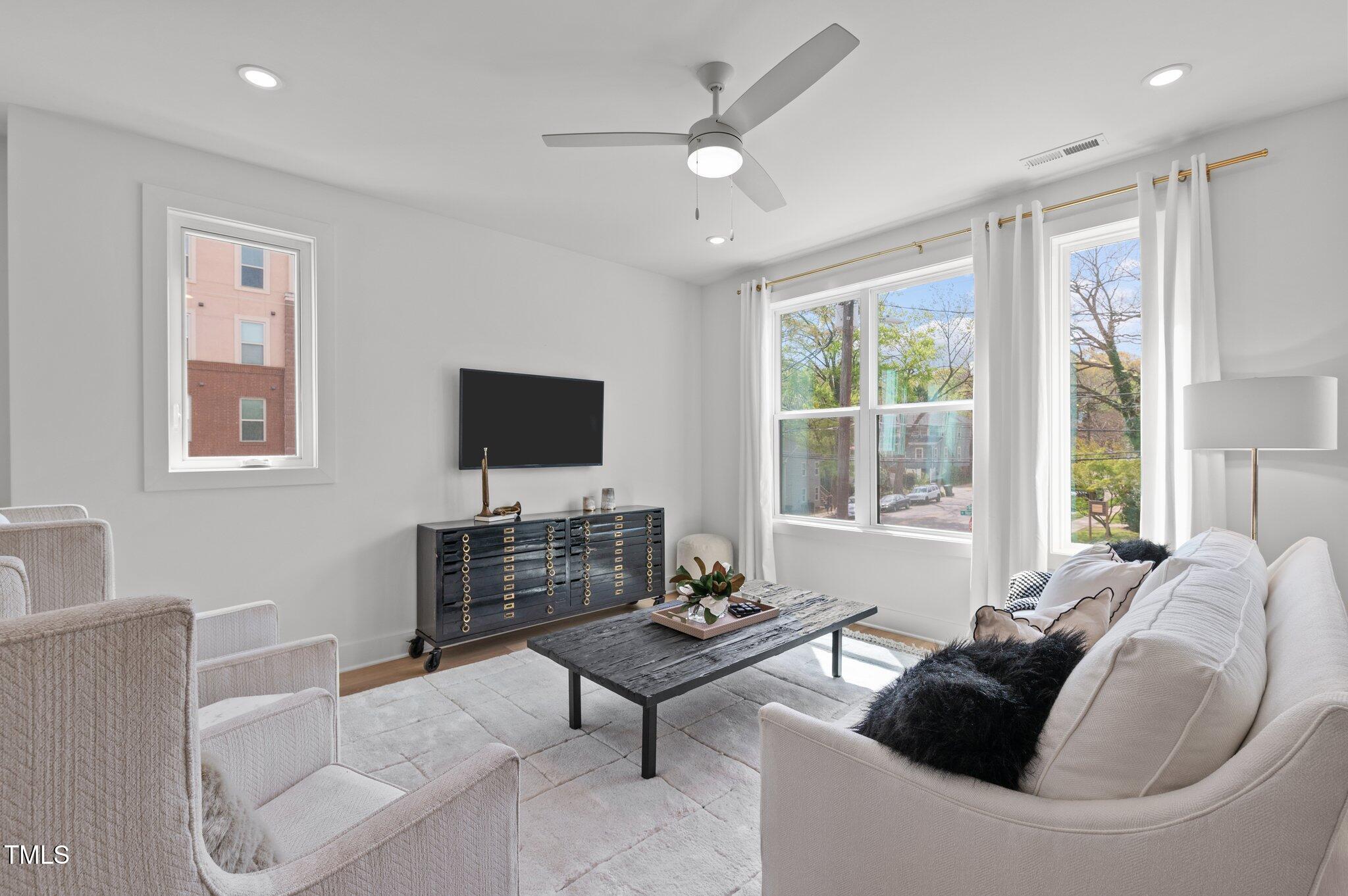 700 W North Street # 101