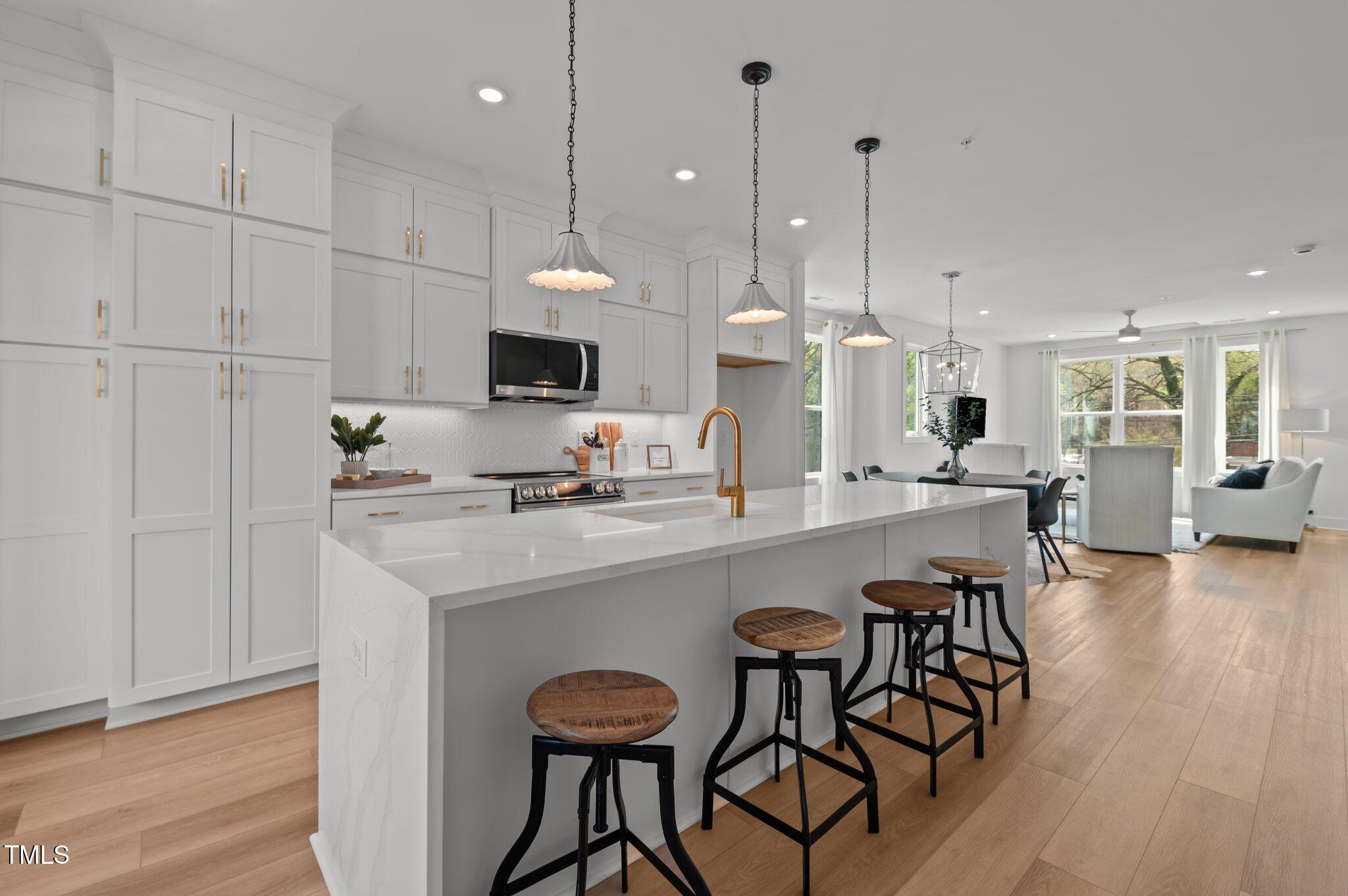 700 W North Street # 101