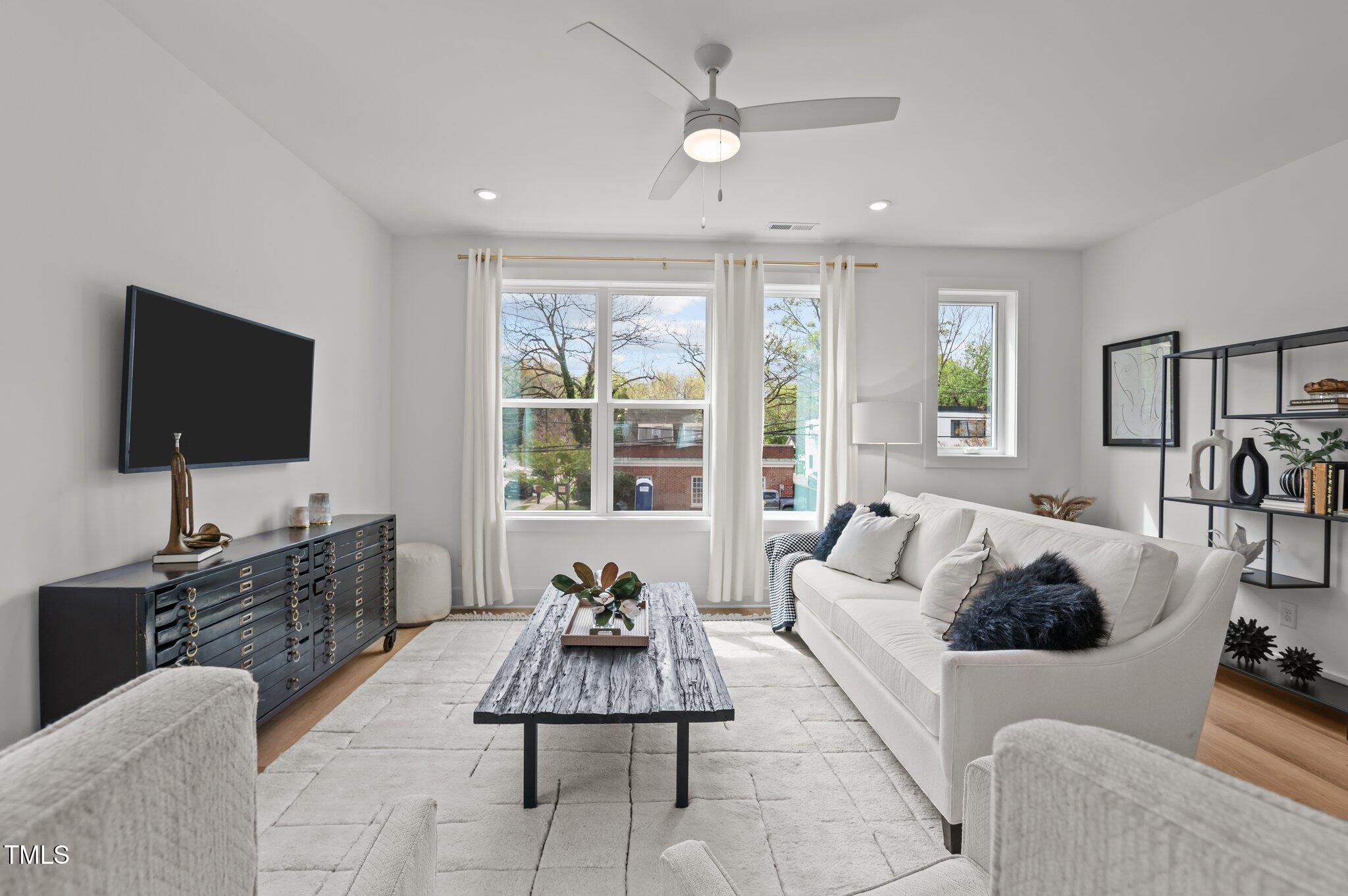 700 W North Street # 101